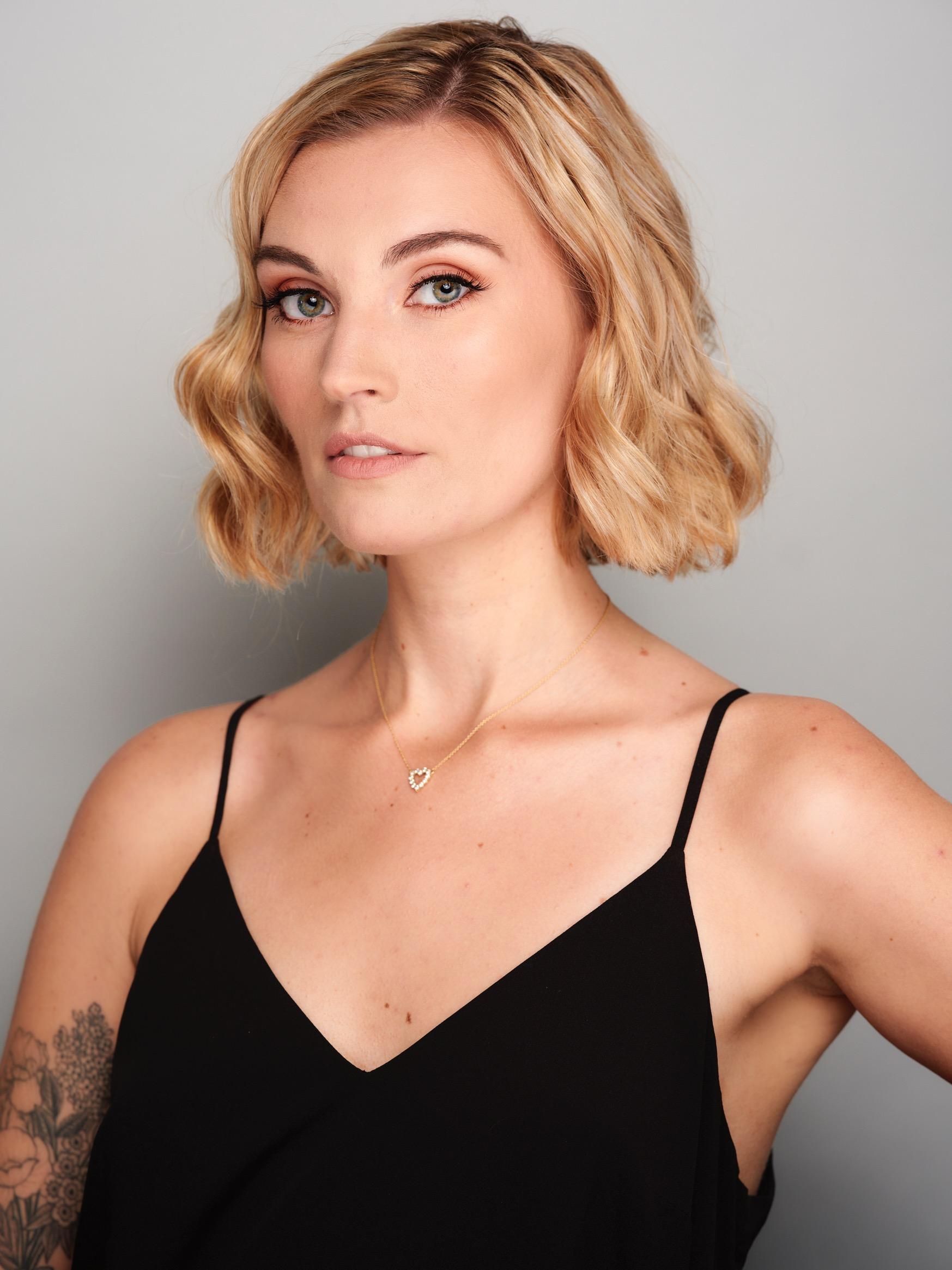 actor Anna Hindman large photo