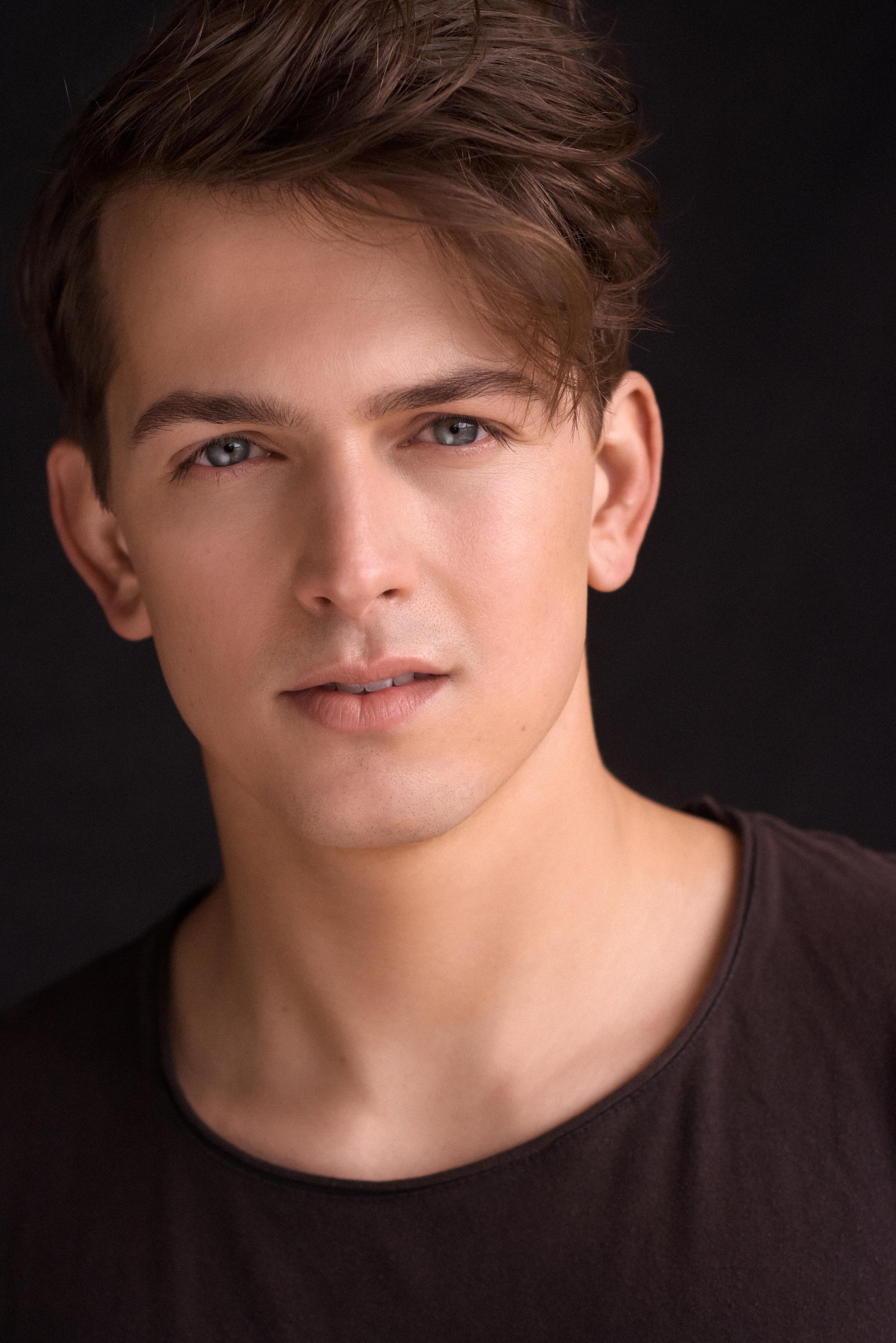 actor Aiden Howard large photo