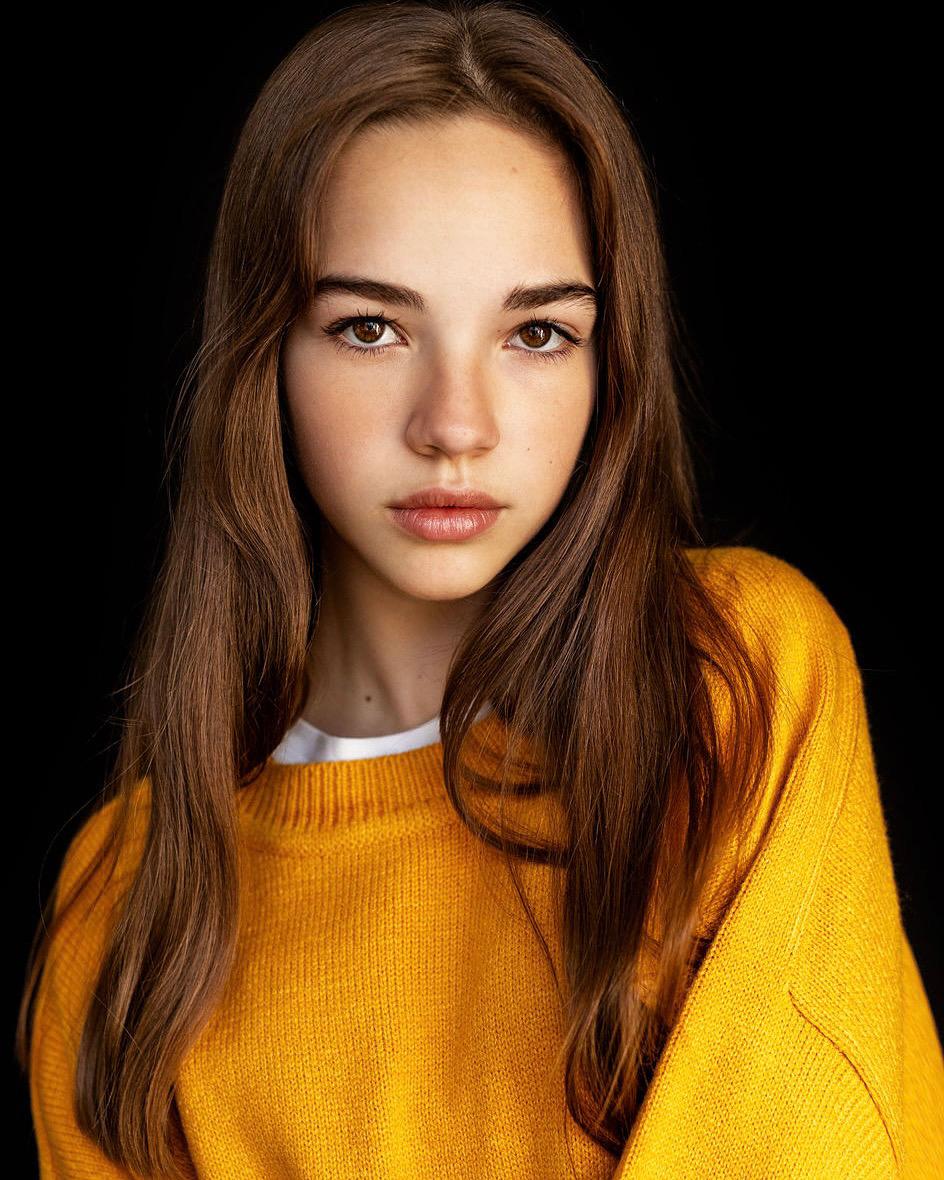 actor Alexis McKenna large photo