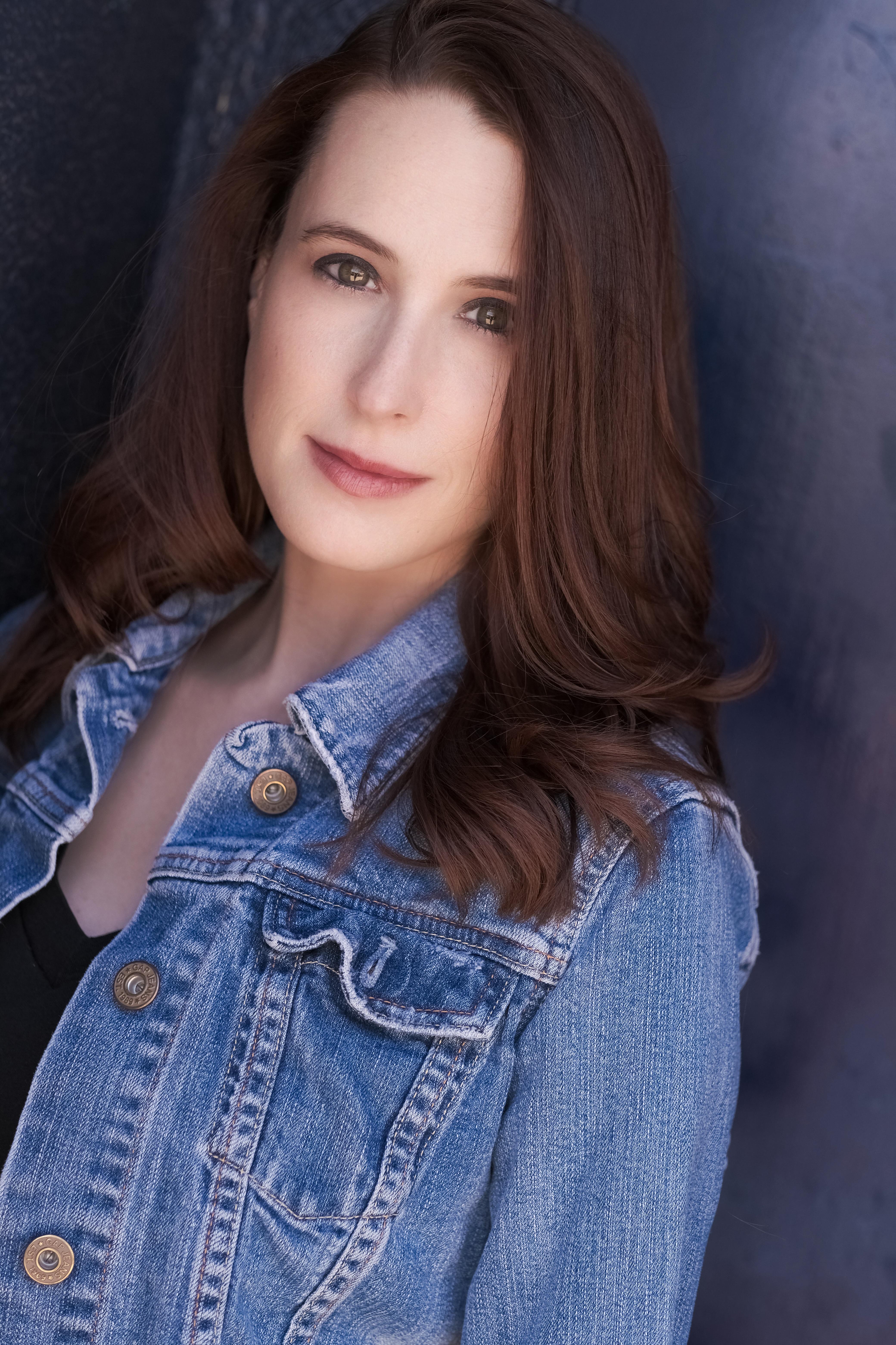 actor Meg Saricks large photo