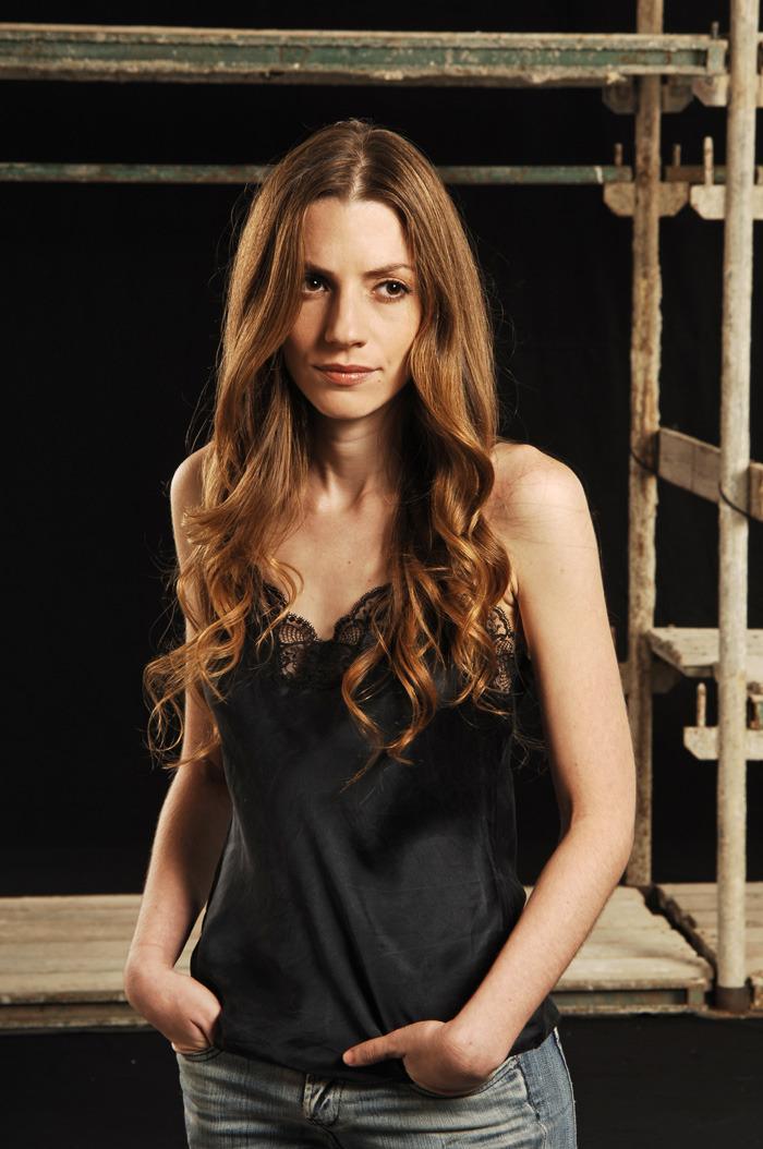 actor Neta Riskin large photo