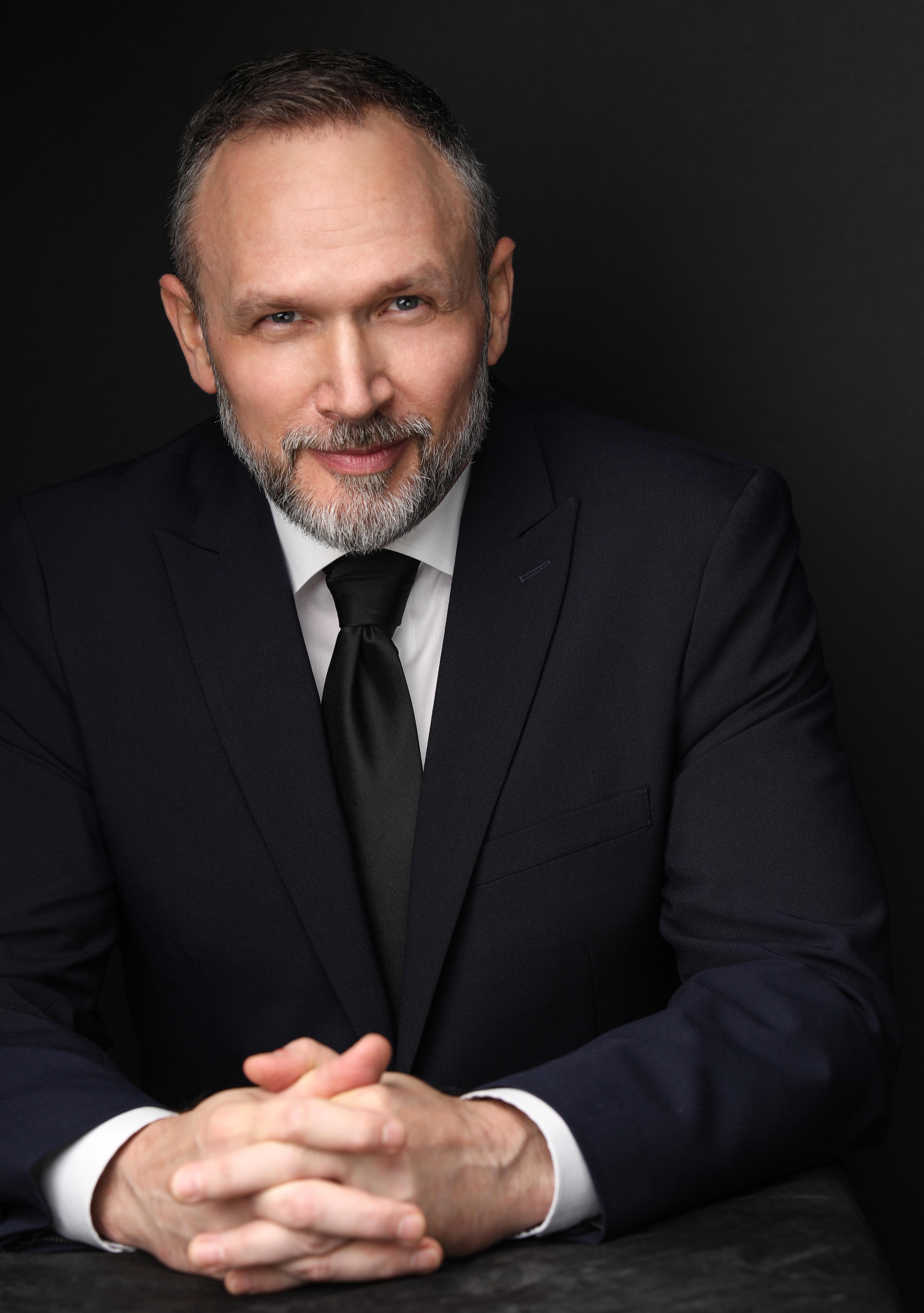 actor Brian Johnston large photo