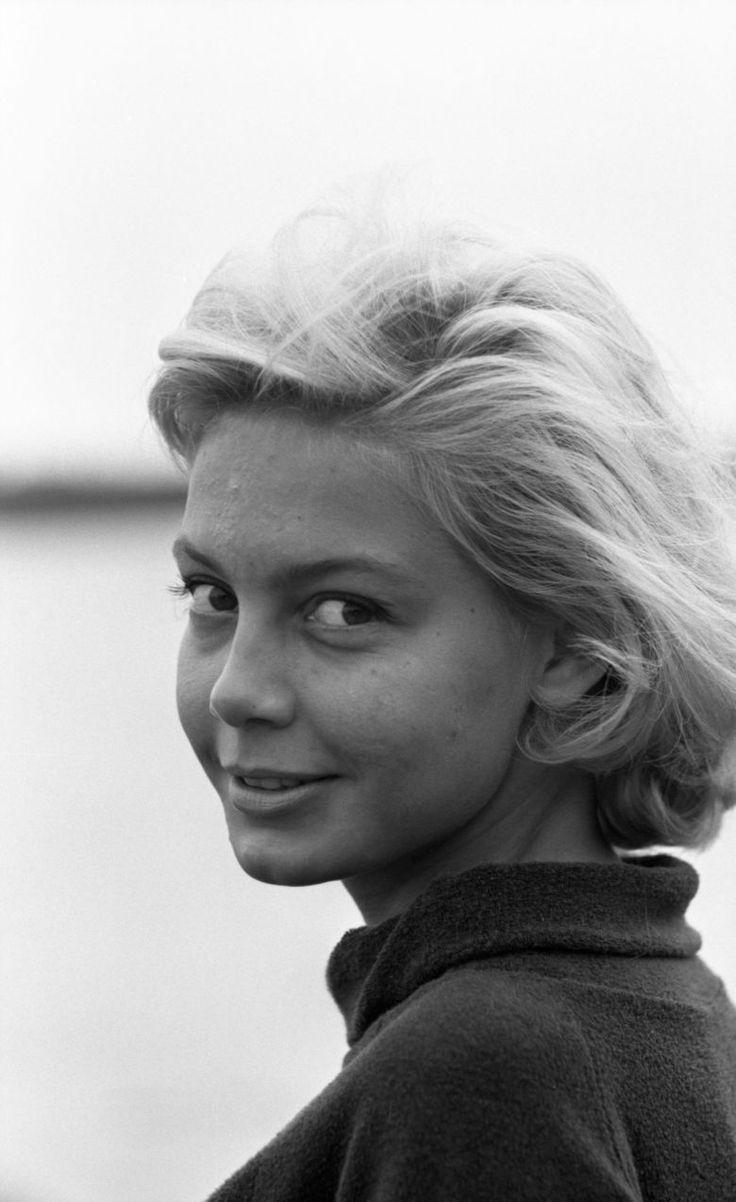 actor Louise Edlind large photo