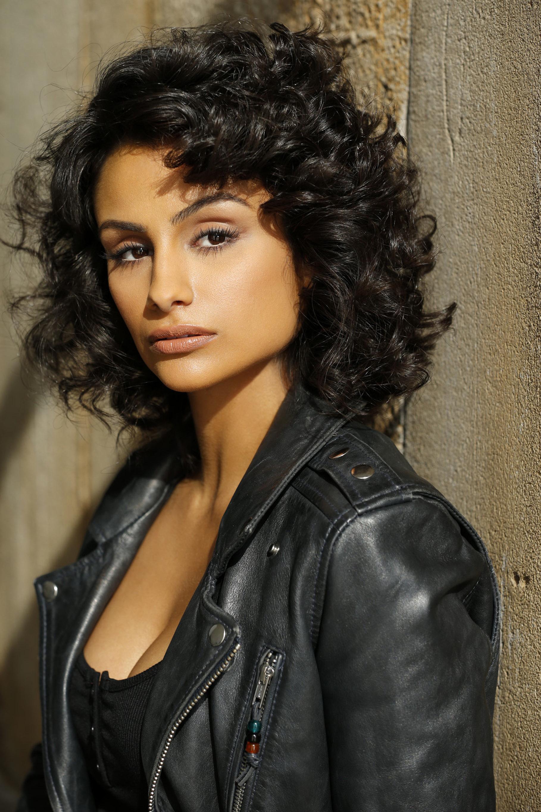 actor Nazanin Mandi large photo