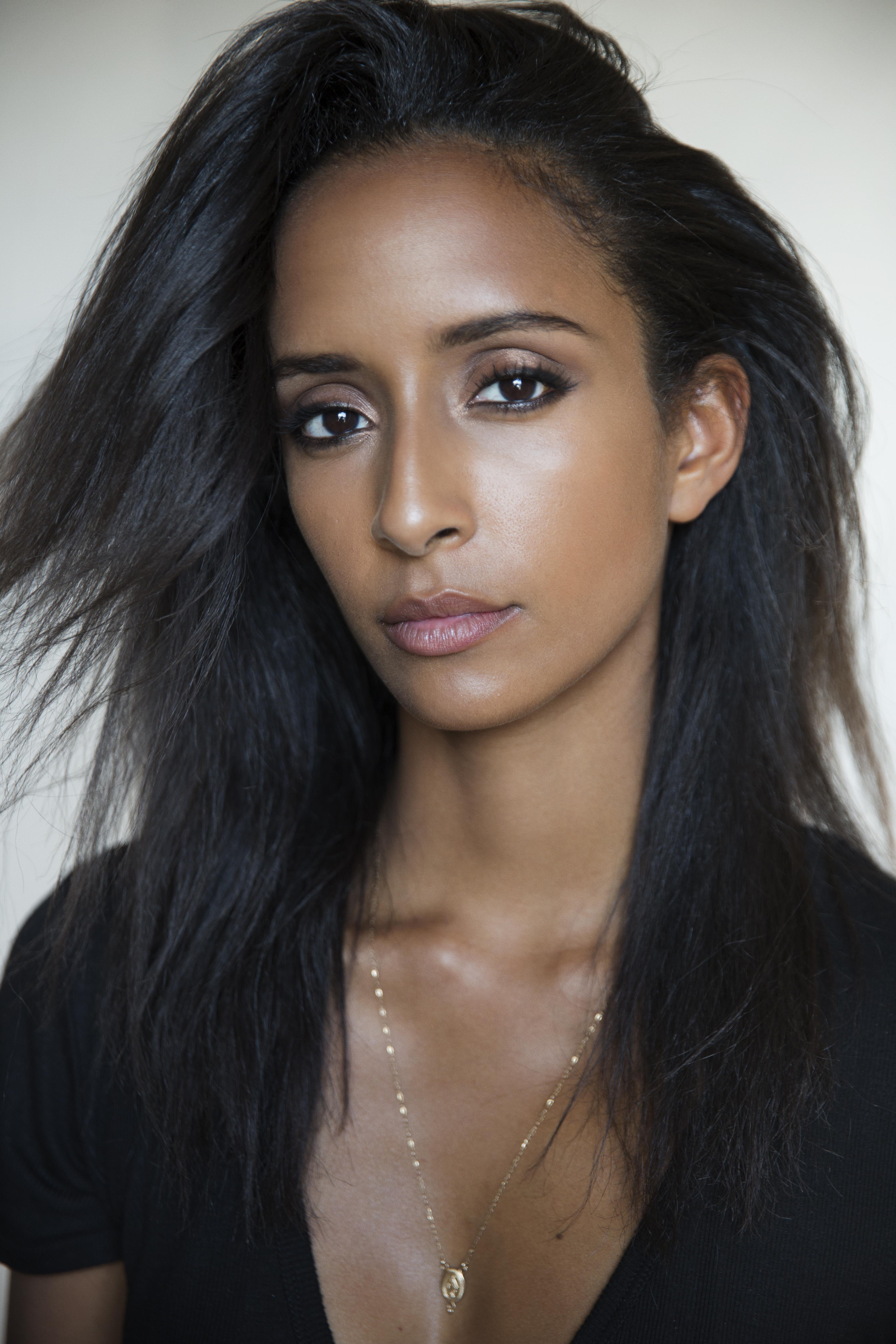 actor Elizabeth Grullon large photo