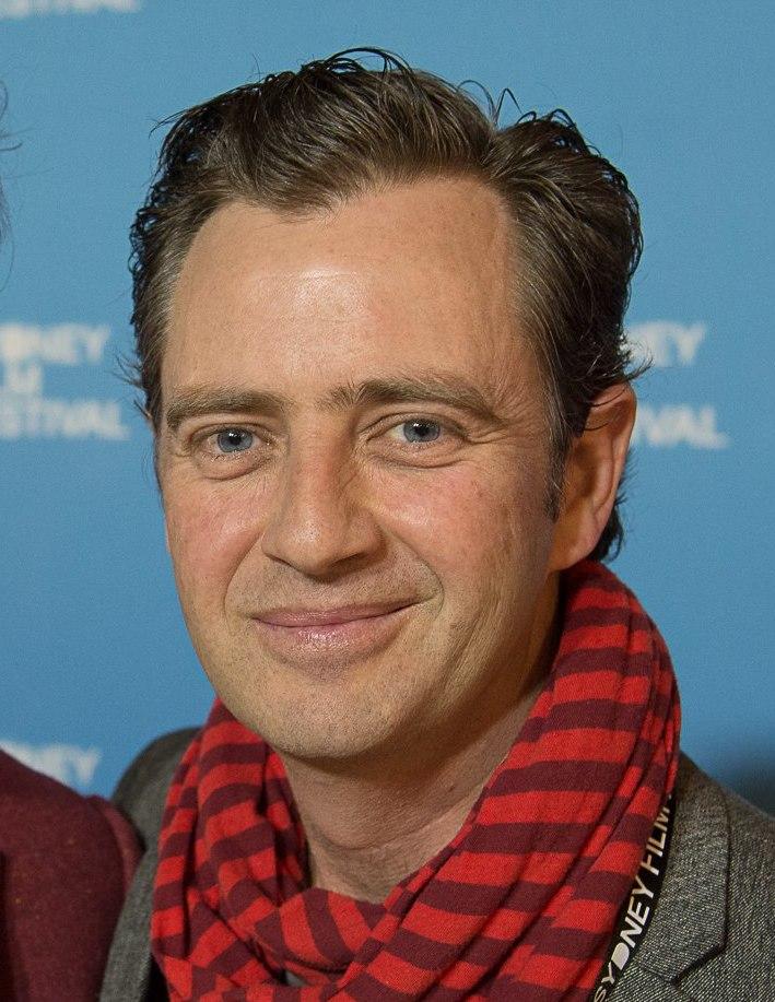 actor Andrew Curry large photo