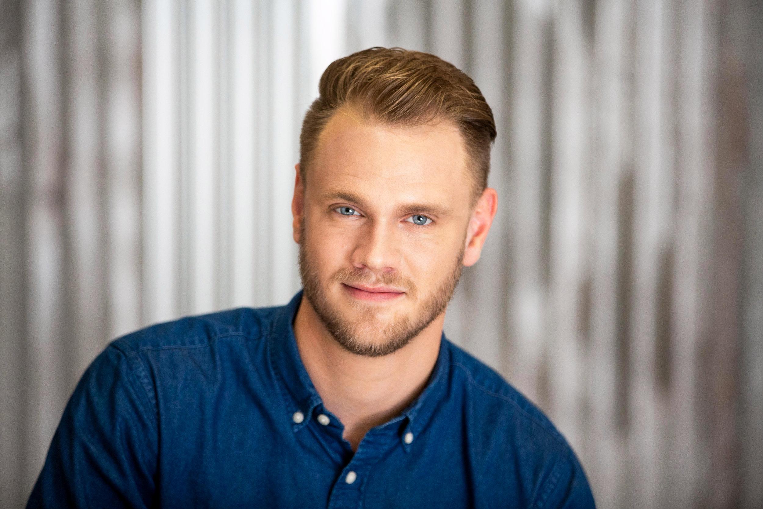 actor Matthew Ryan Burnett large photo