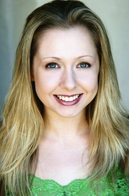 actor Dana Davidson large photo