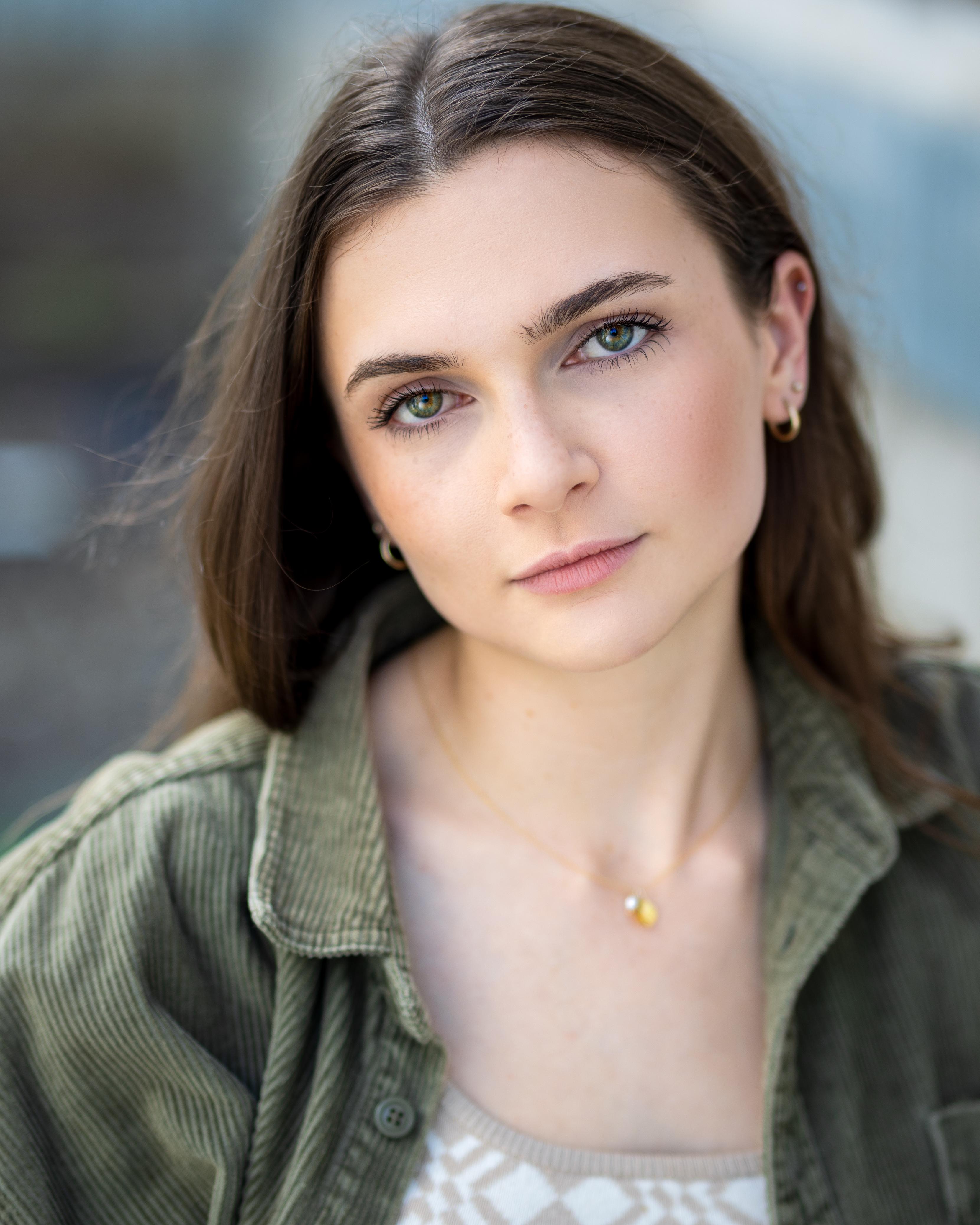 actor Megan Dale large photo