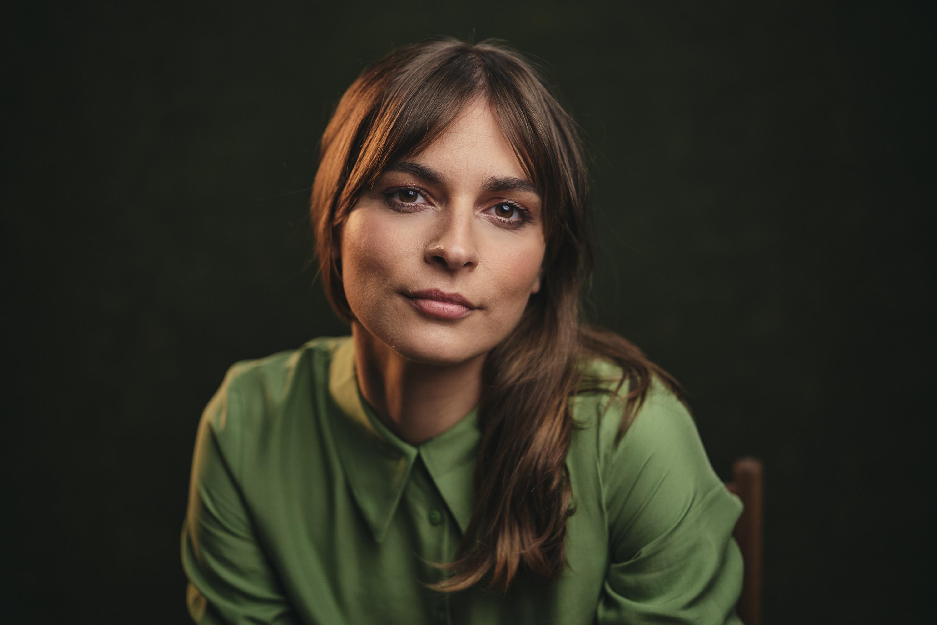 actor Benedita Pereira large photo