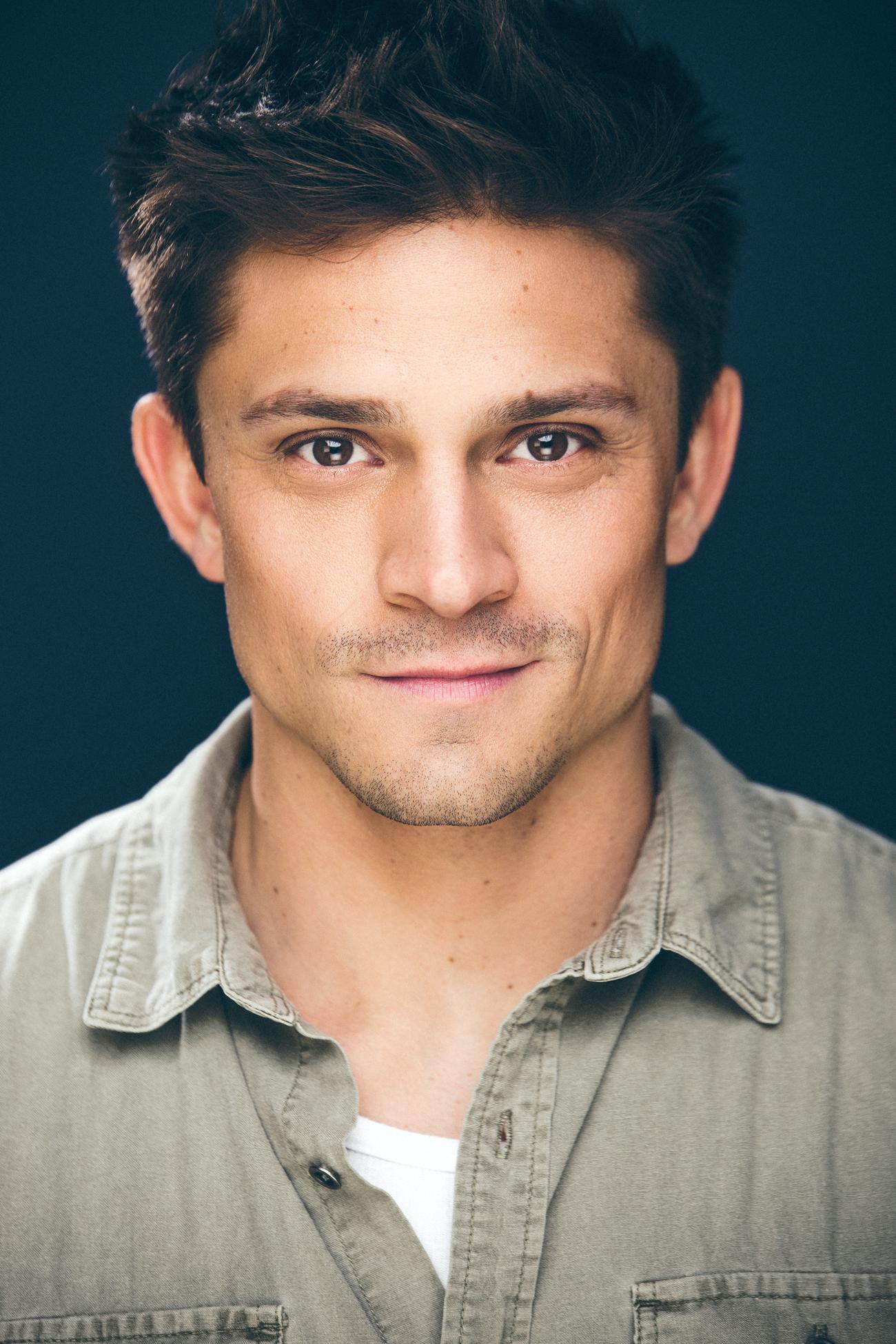 actor Chris Roark large photo