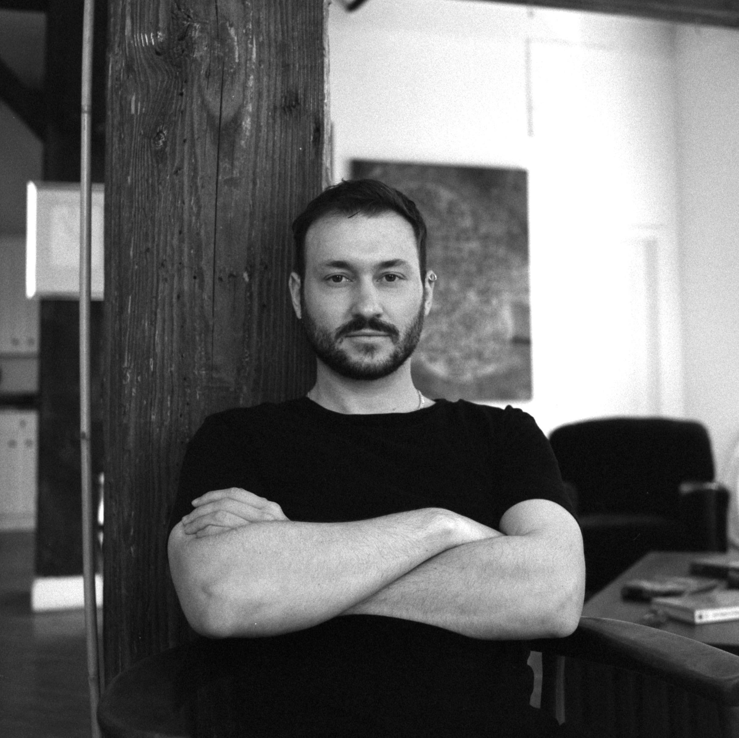 actor Eli Raskin large photo