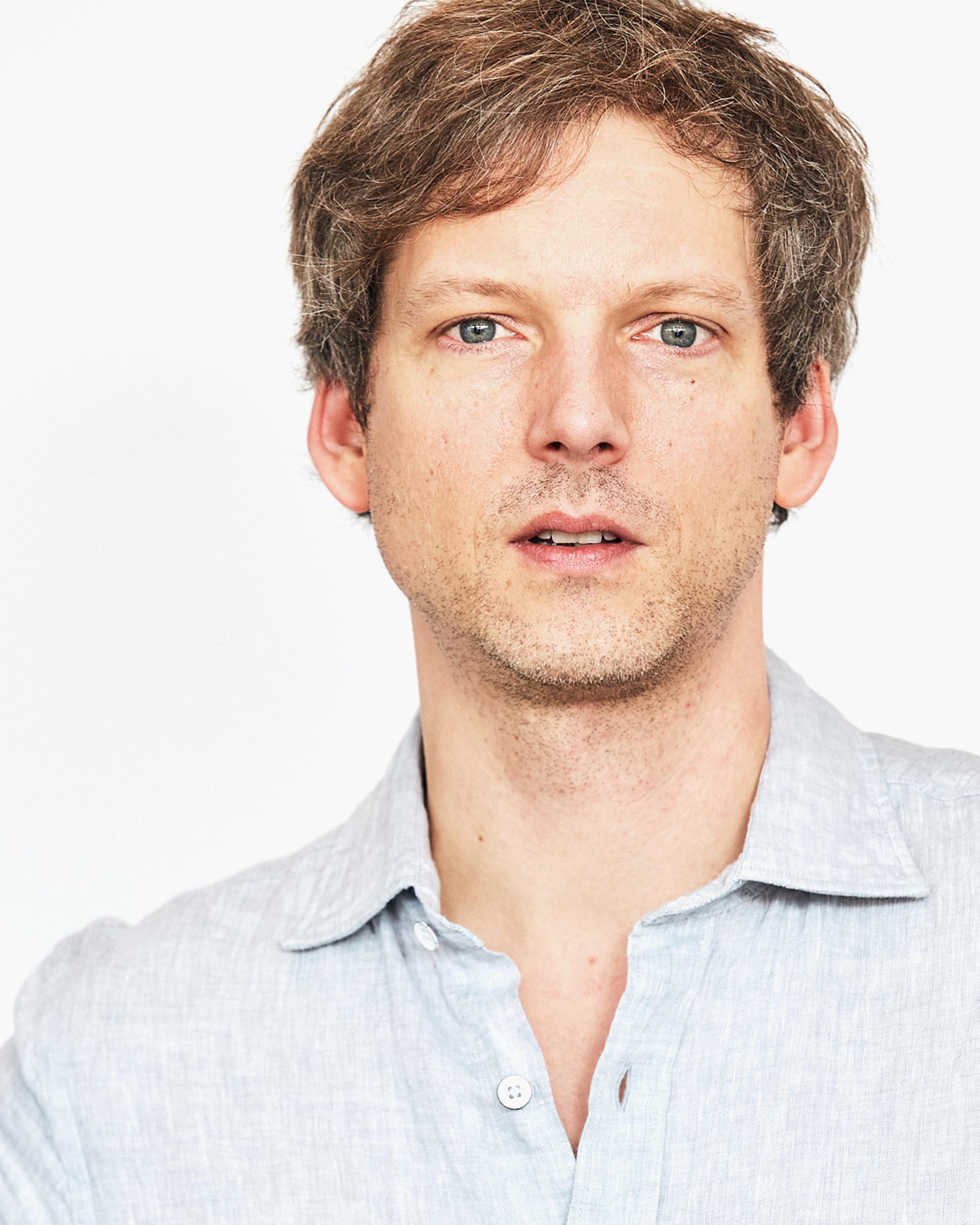 actor Matthew Dunehoo large photo