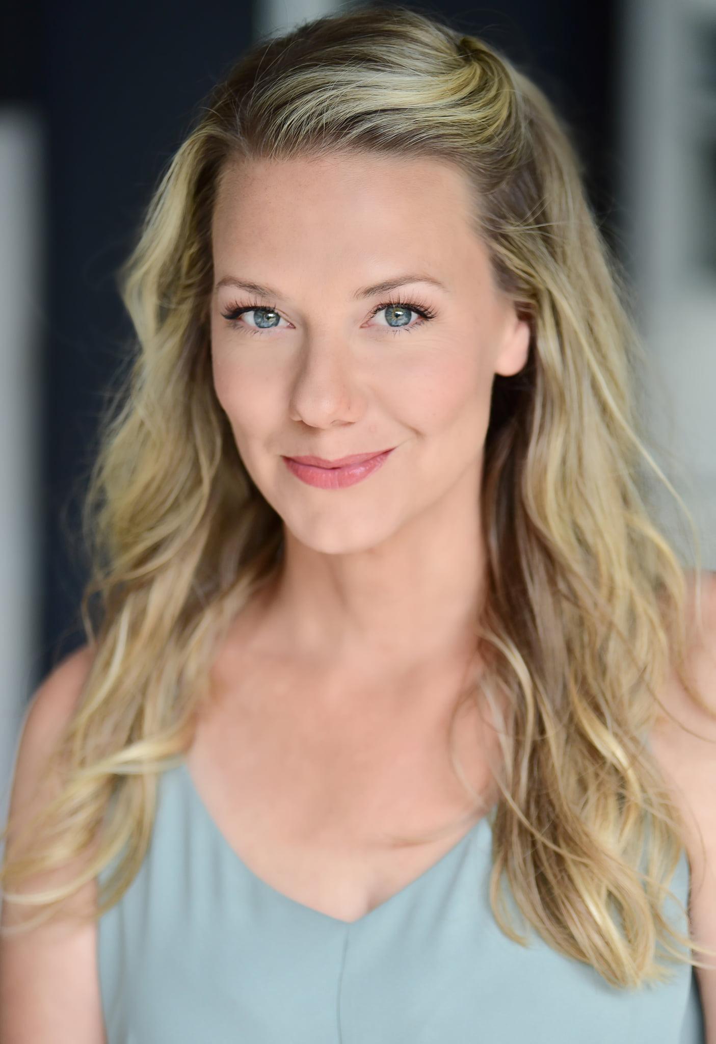 actor Alicia Fusting large photo