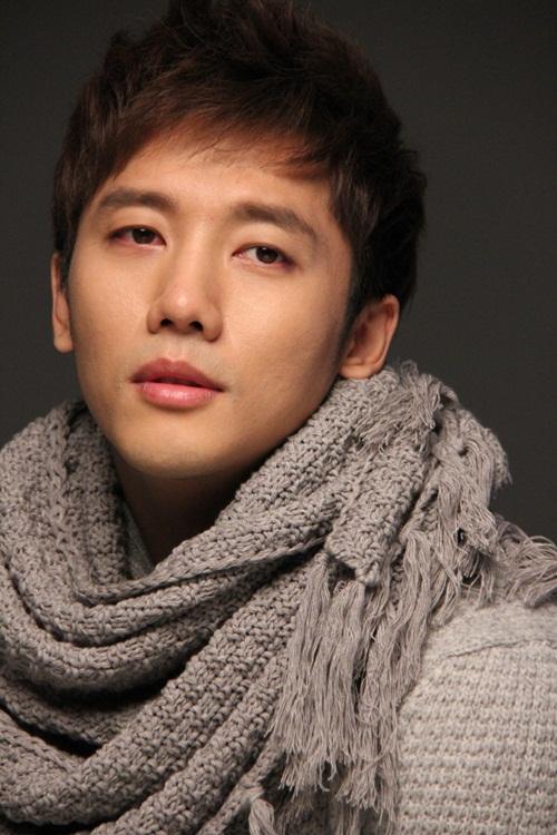 actor Tae-young Ki large photo
