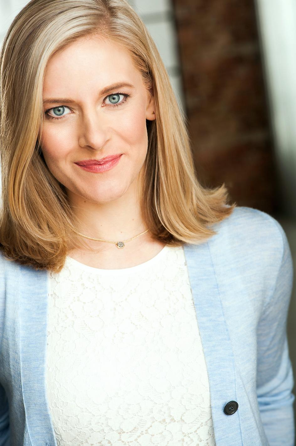 actor Hailey Hansard large photo