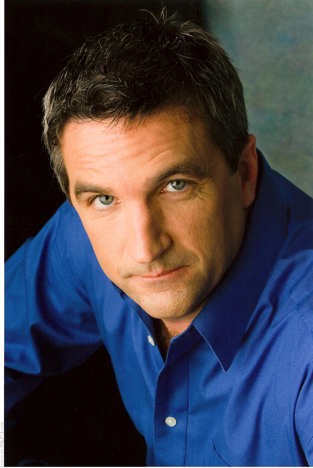 actor Gary Gow large photo