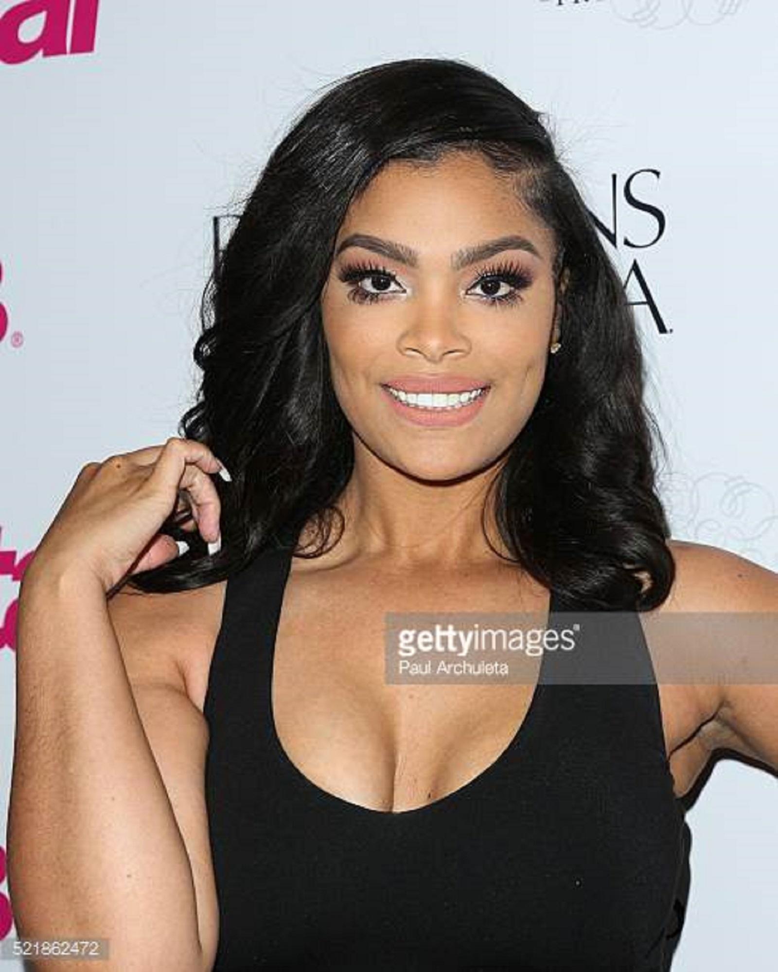 actor Mehgan James large photo