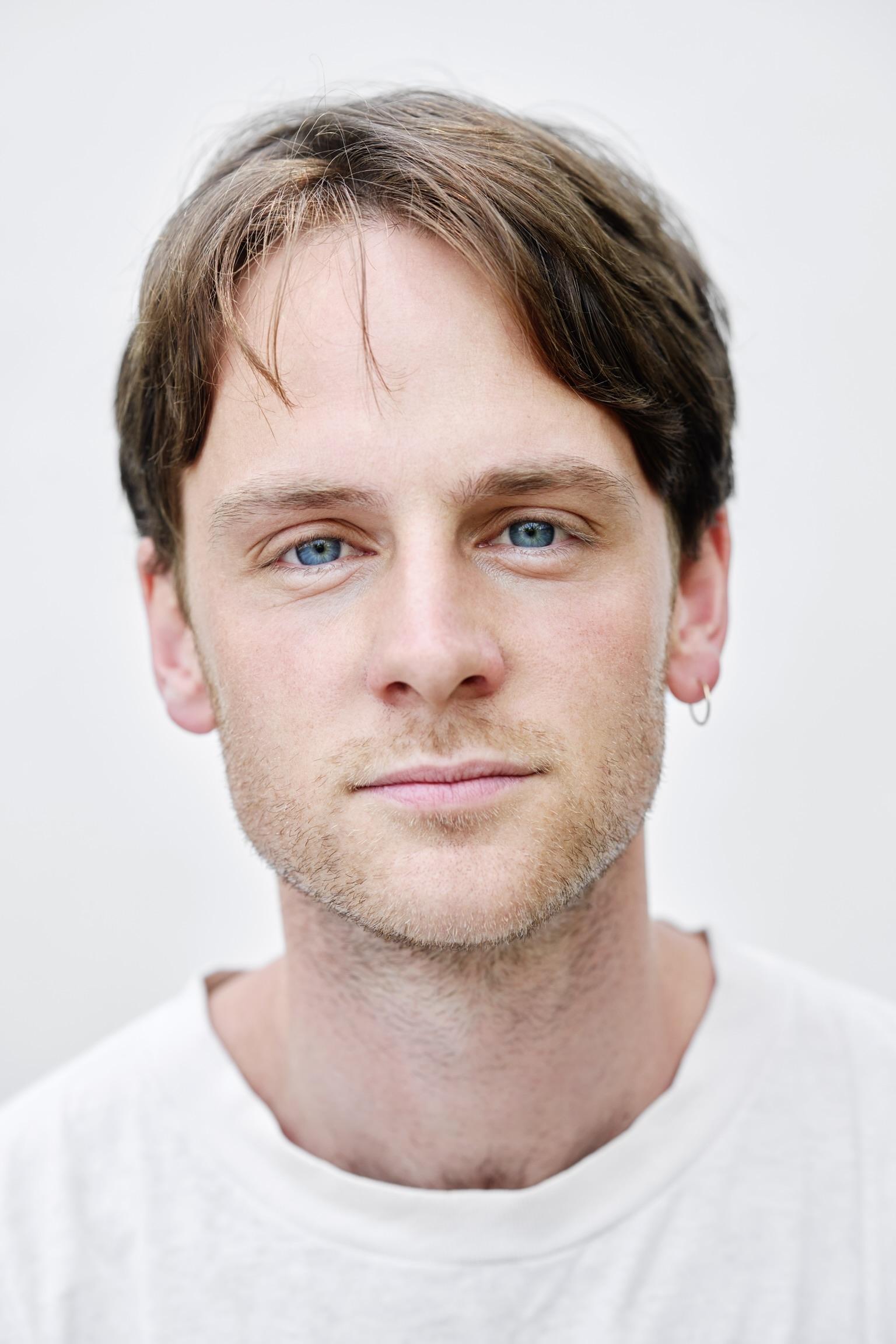 actor Sam Watkins large photo