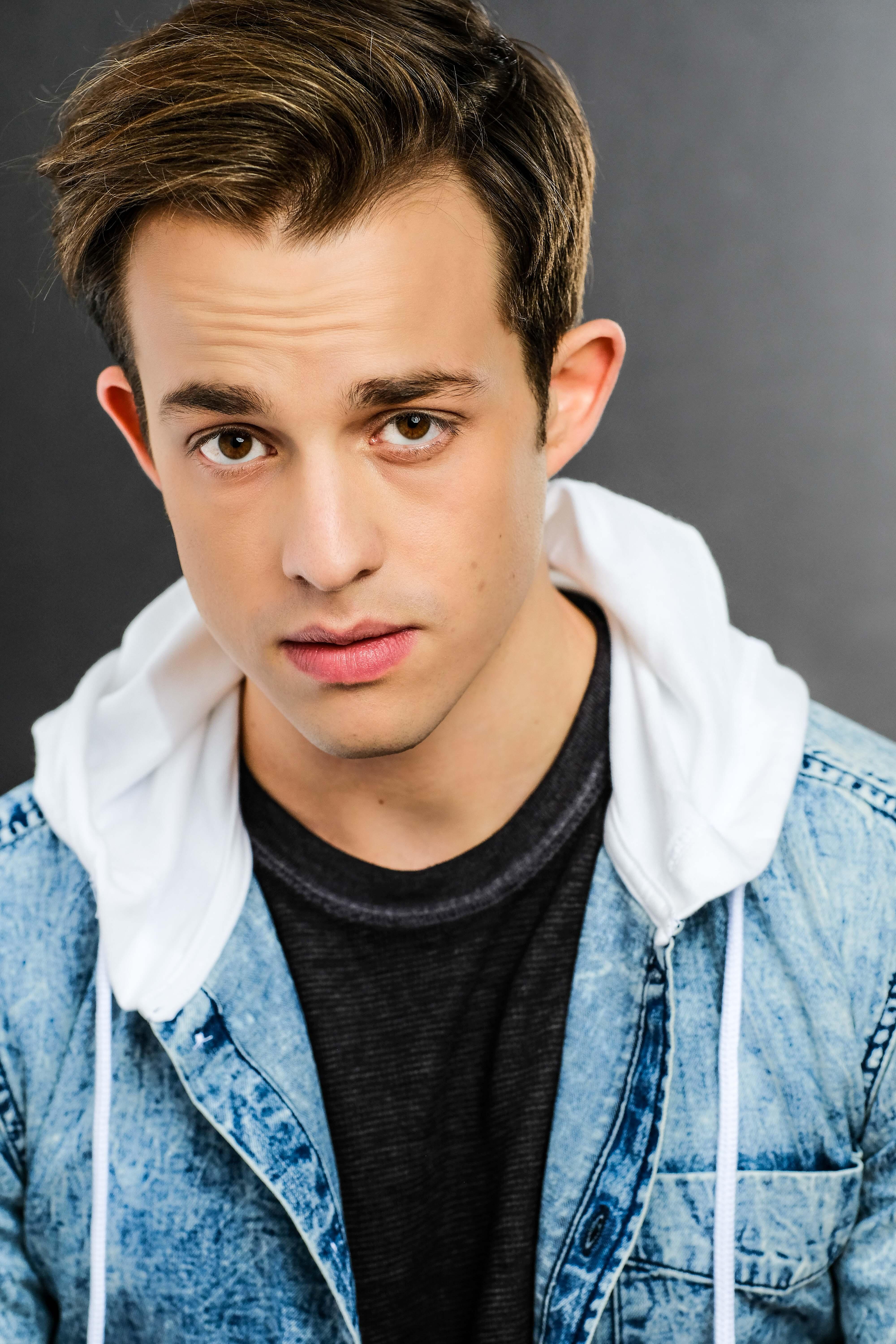 actor Will Redmond large photo