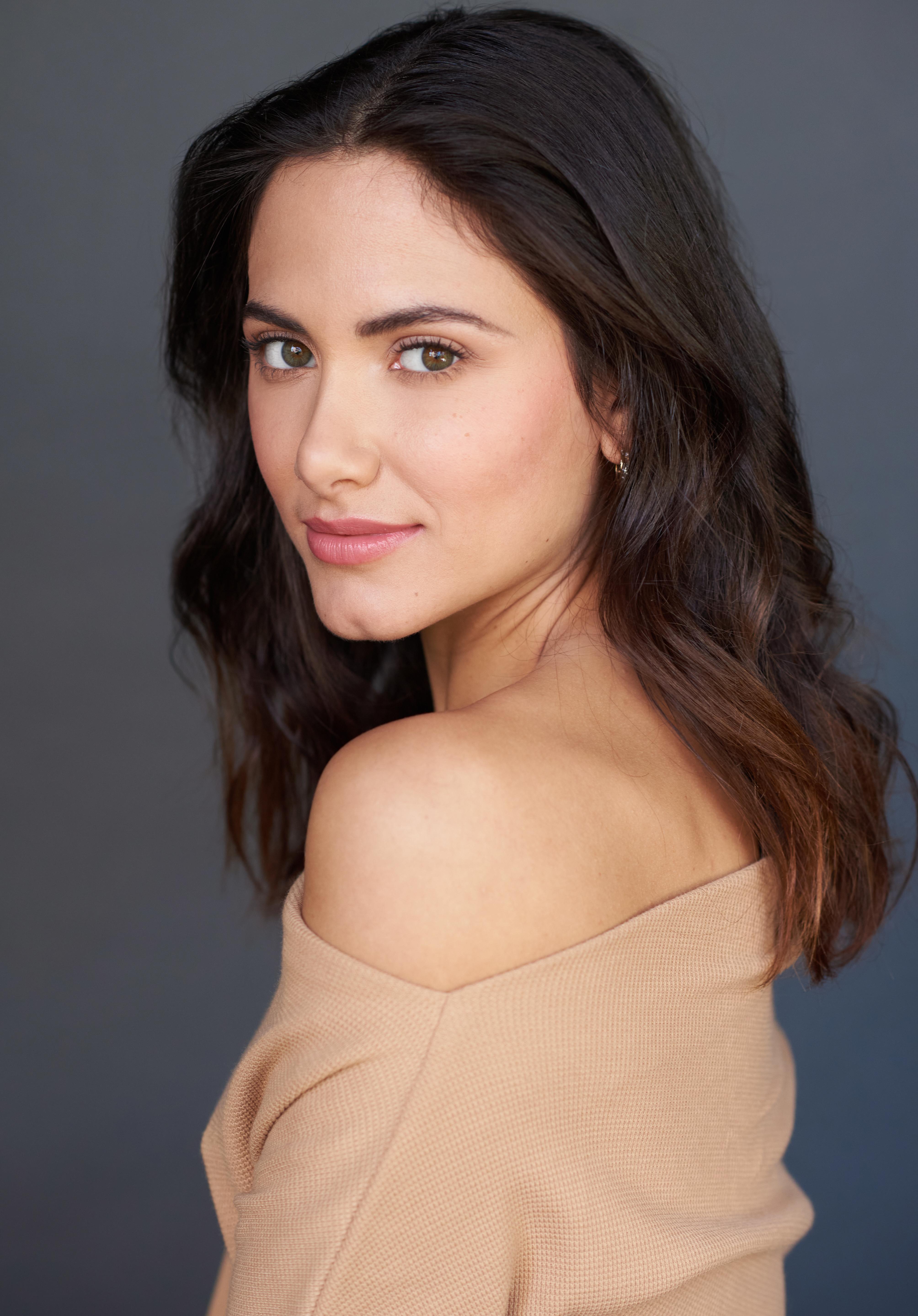 actor Glory Rodriguez large photo