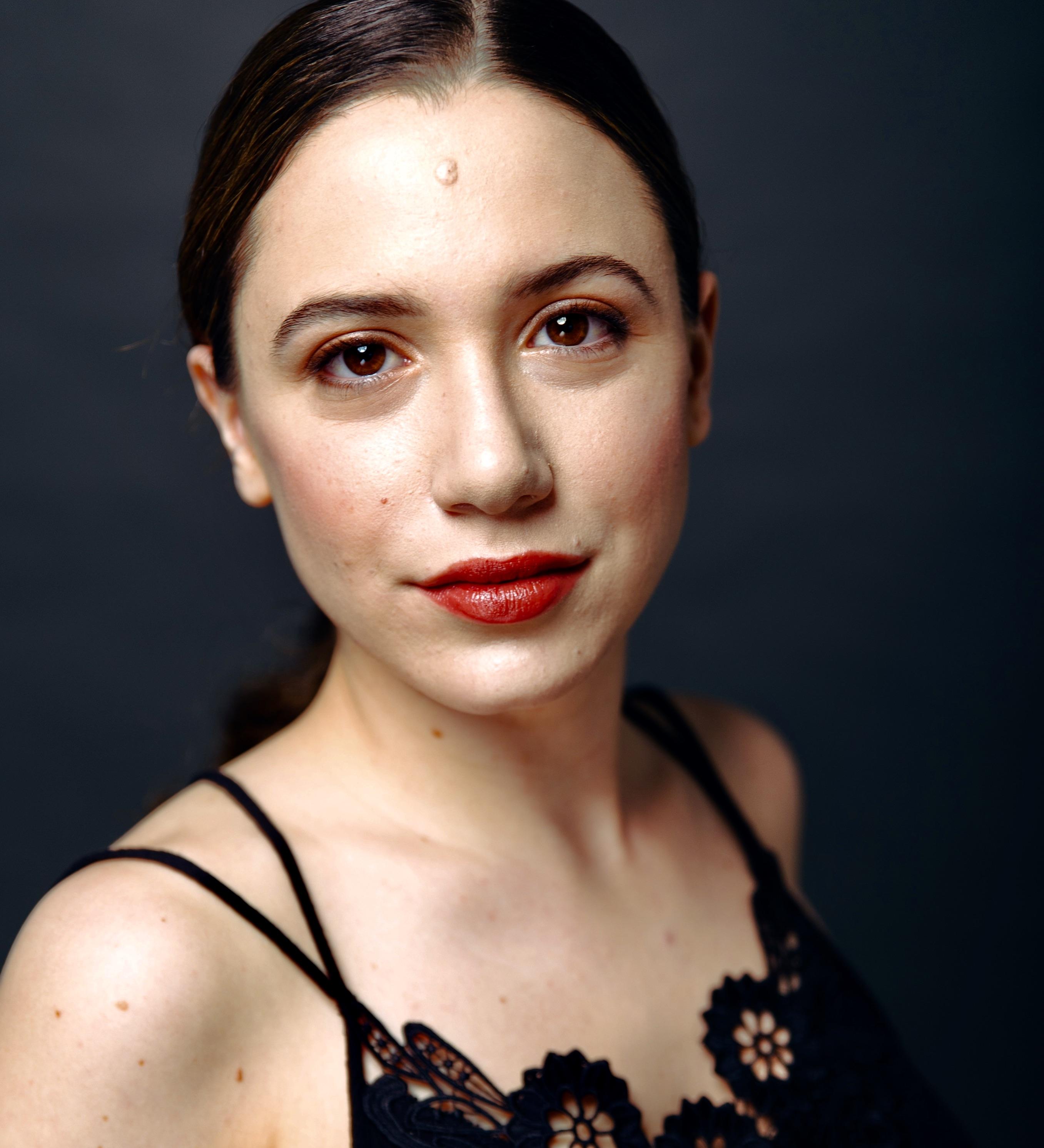 actor Raffaela Capp large photo