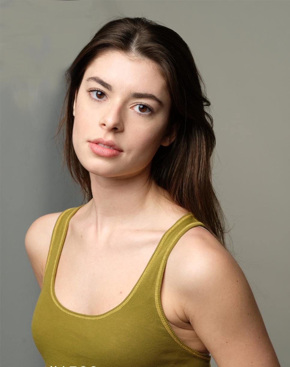 actor Ellie Ricker large photo