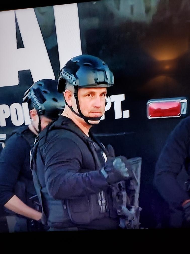 actor Gregory Schwabe large photo