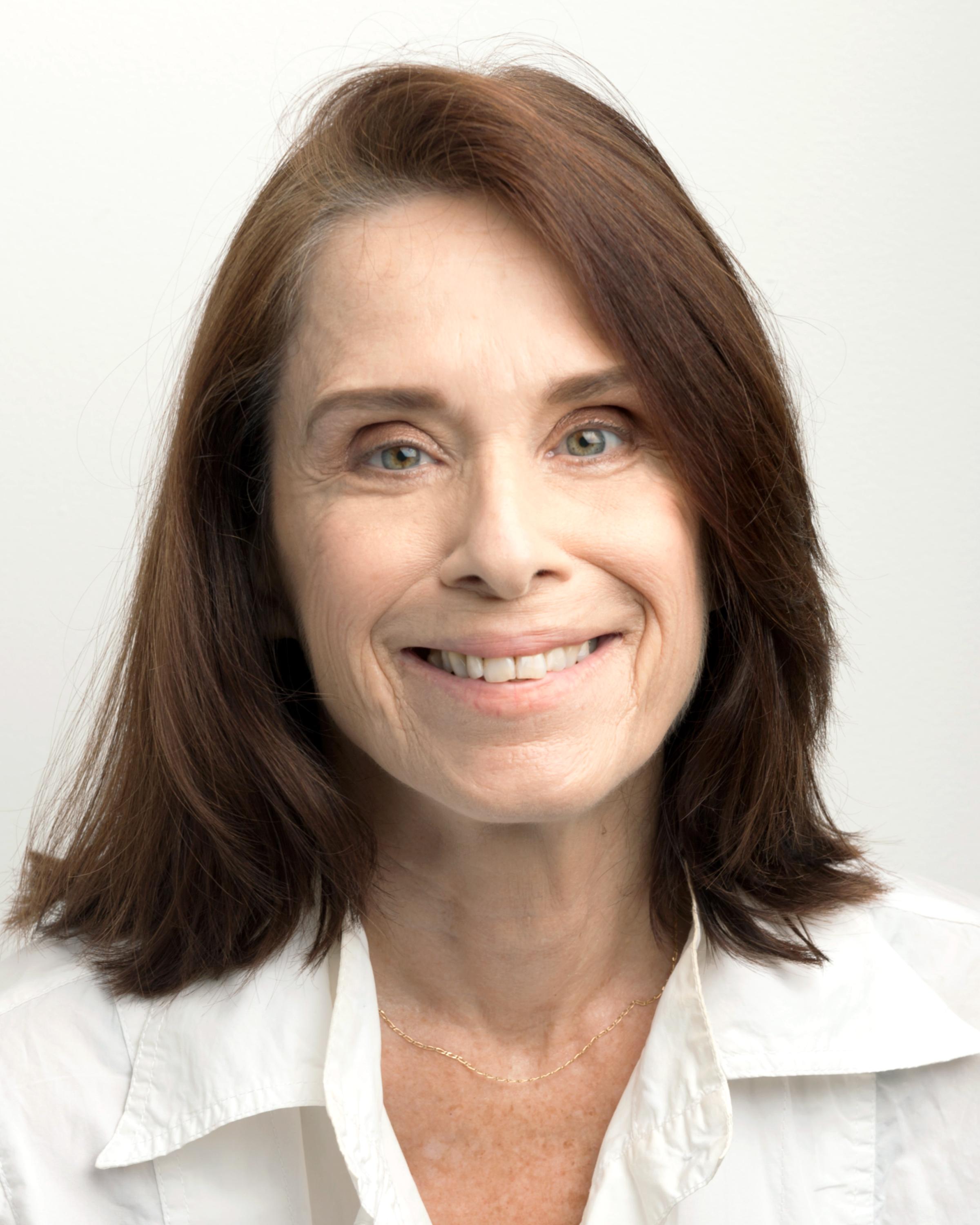 actor Elaine Hudson large photo