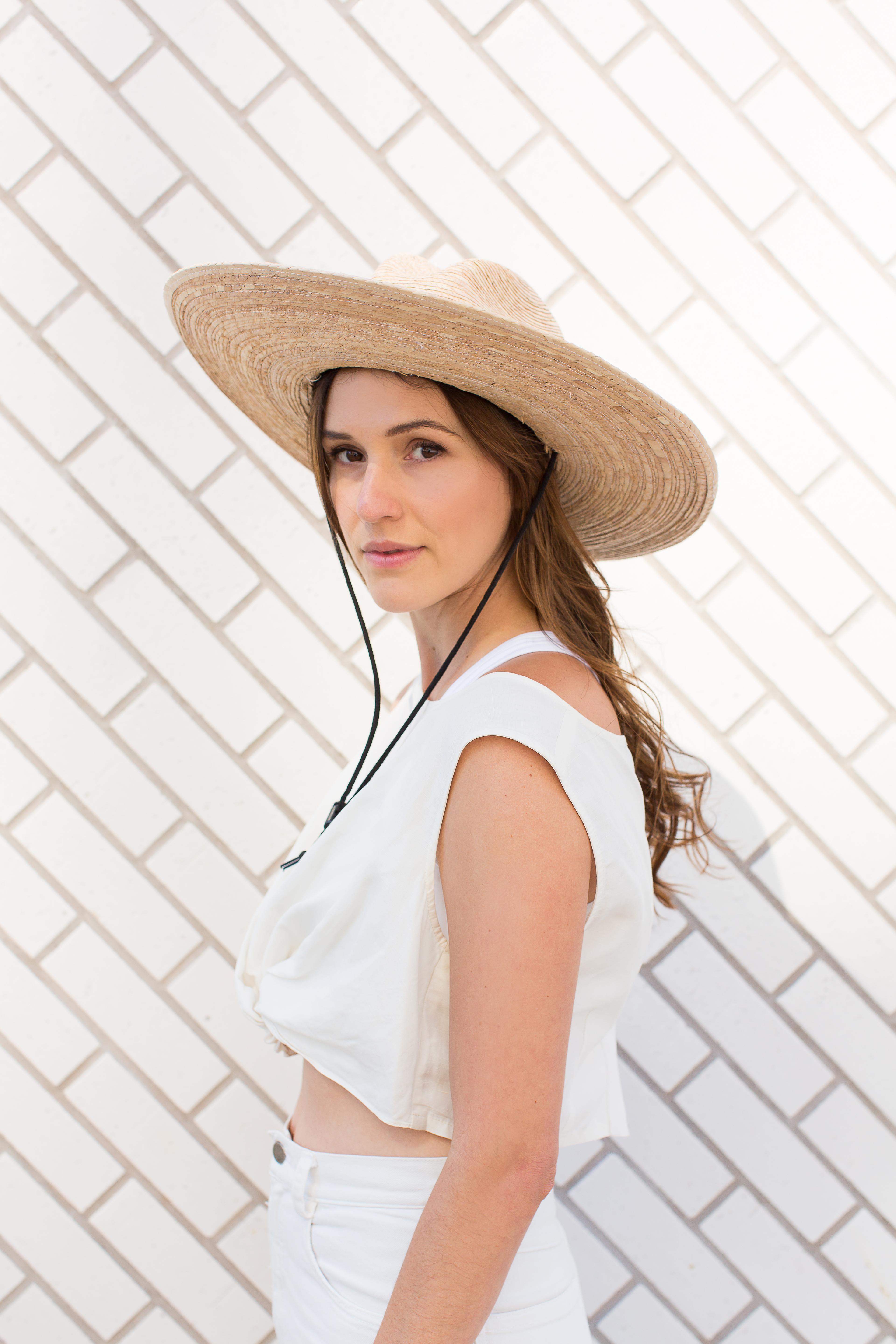 actor Adriene Mishler large photo