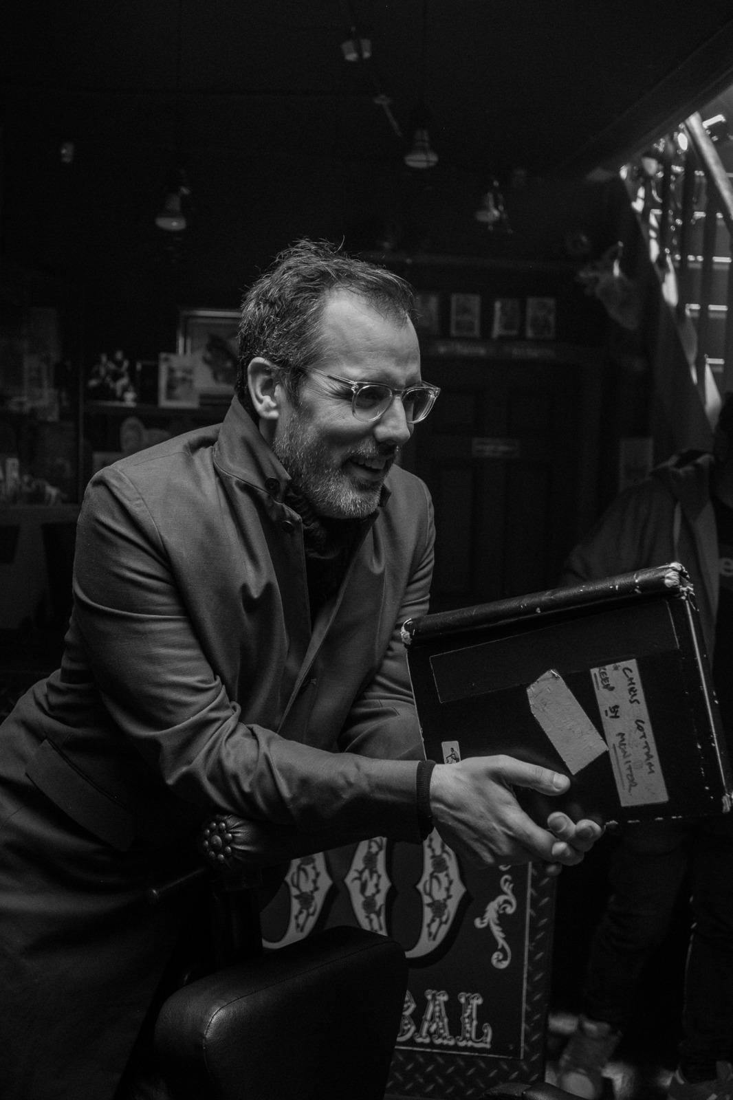 actor Chris Cottam large photo