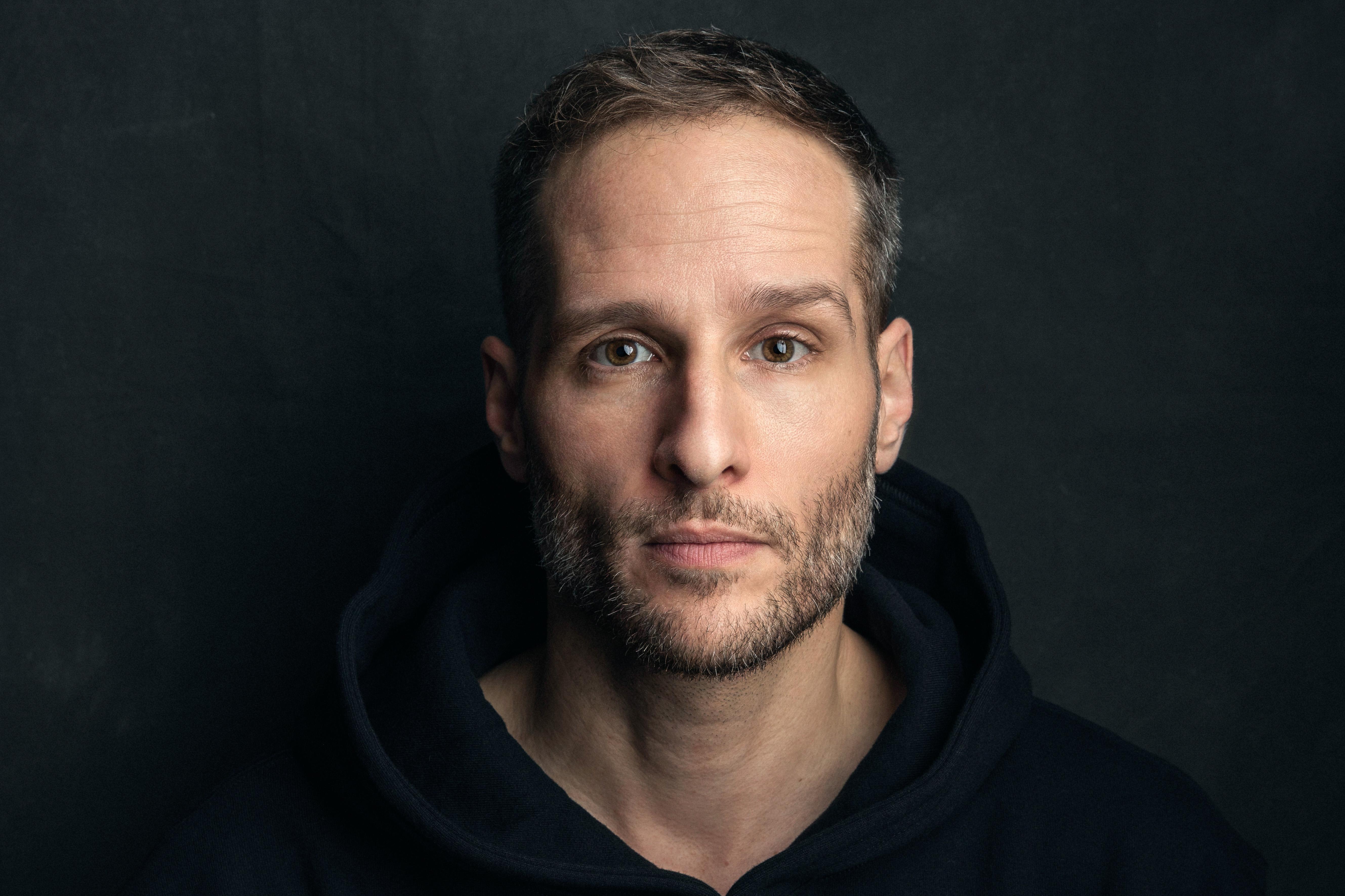 actor Lee Rychter large photo