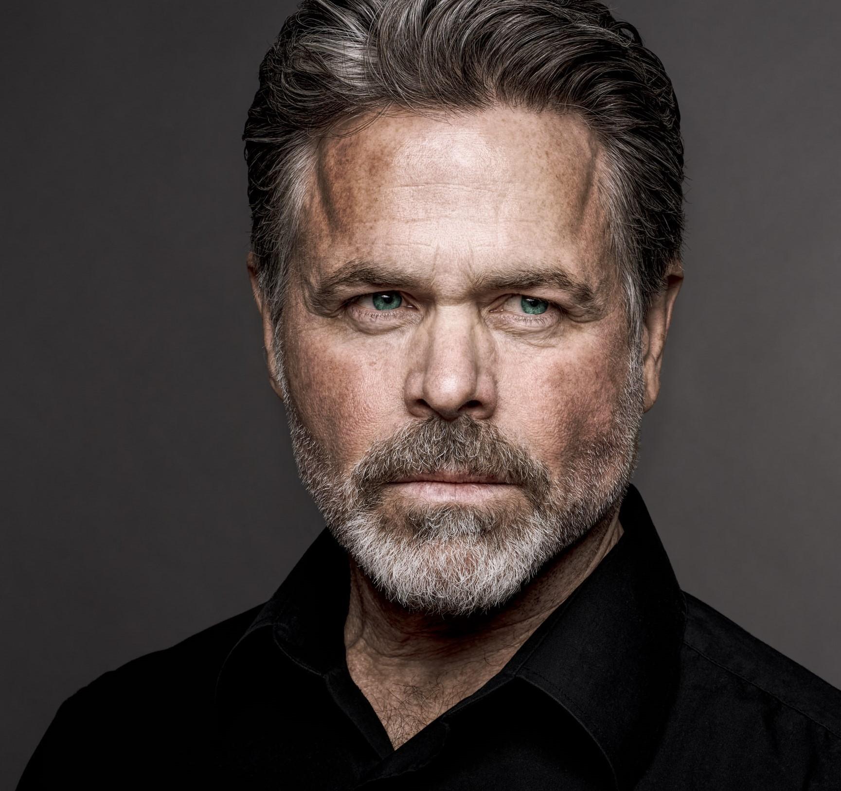 actor Michael Dickson large photo