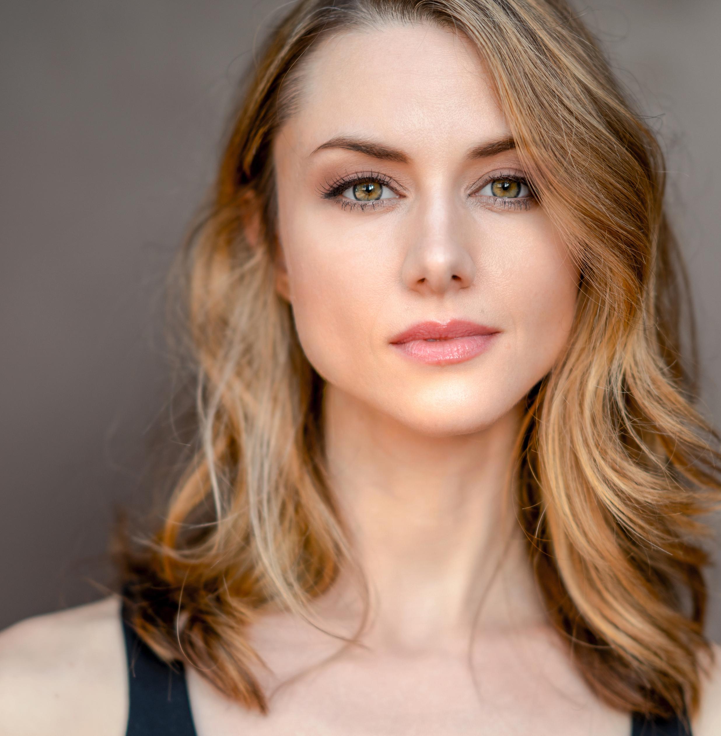 actor Karissa Vacker large photo