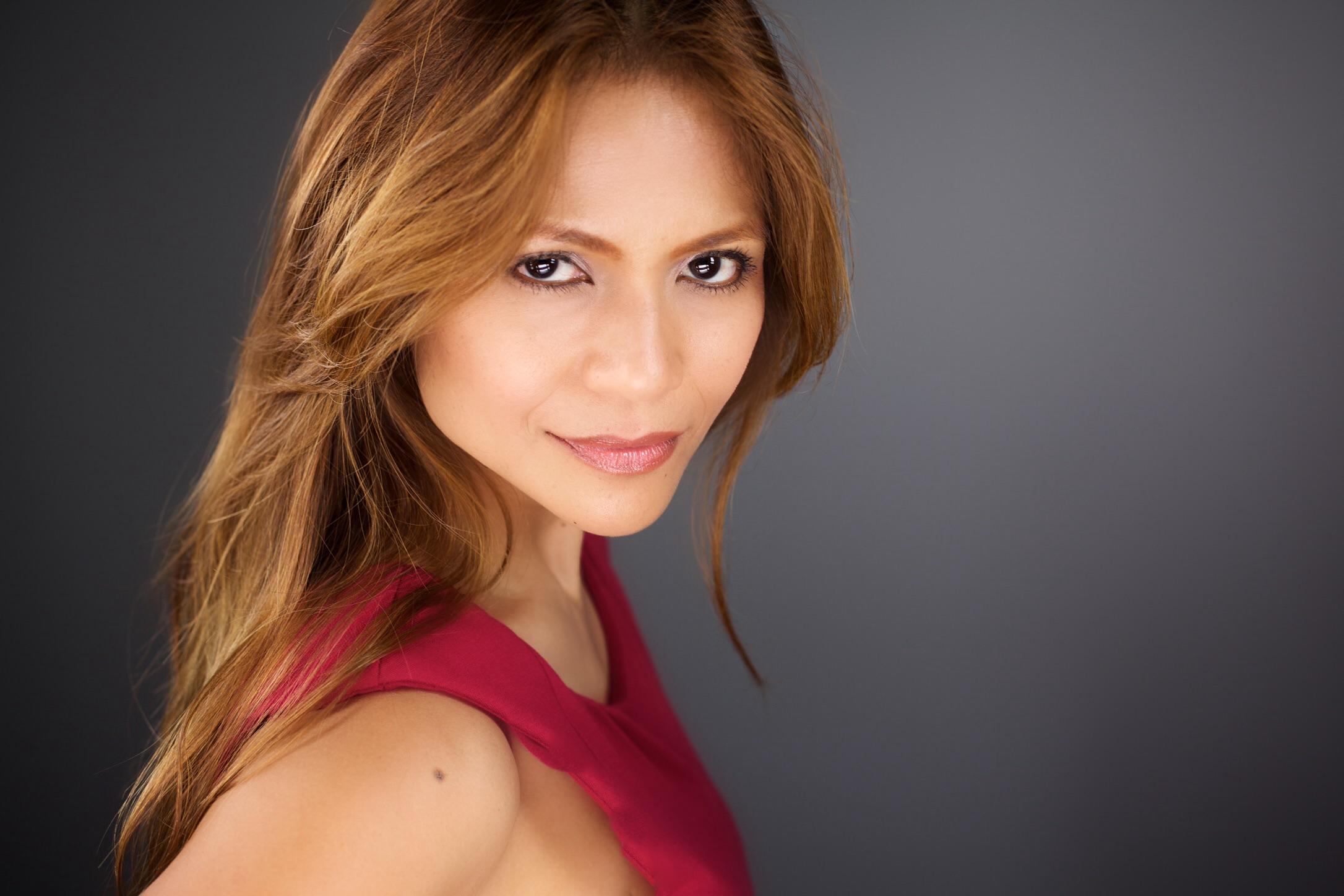 actor Mikaela Gilden large photo