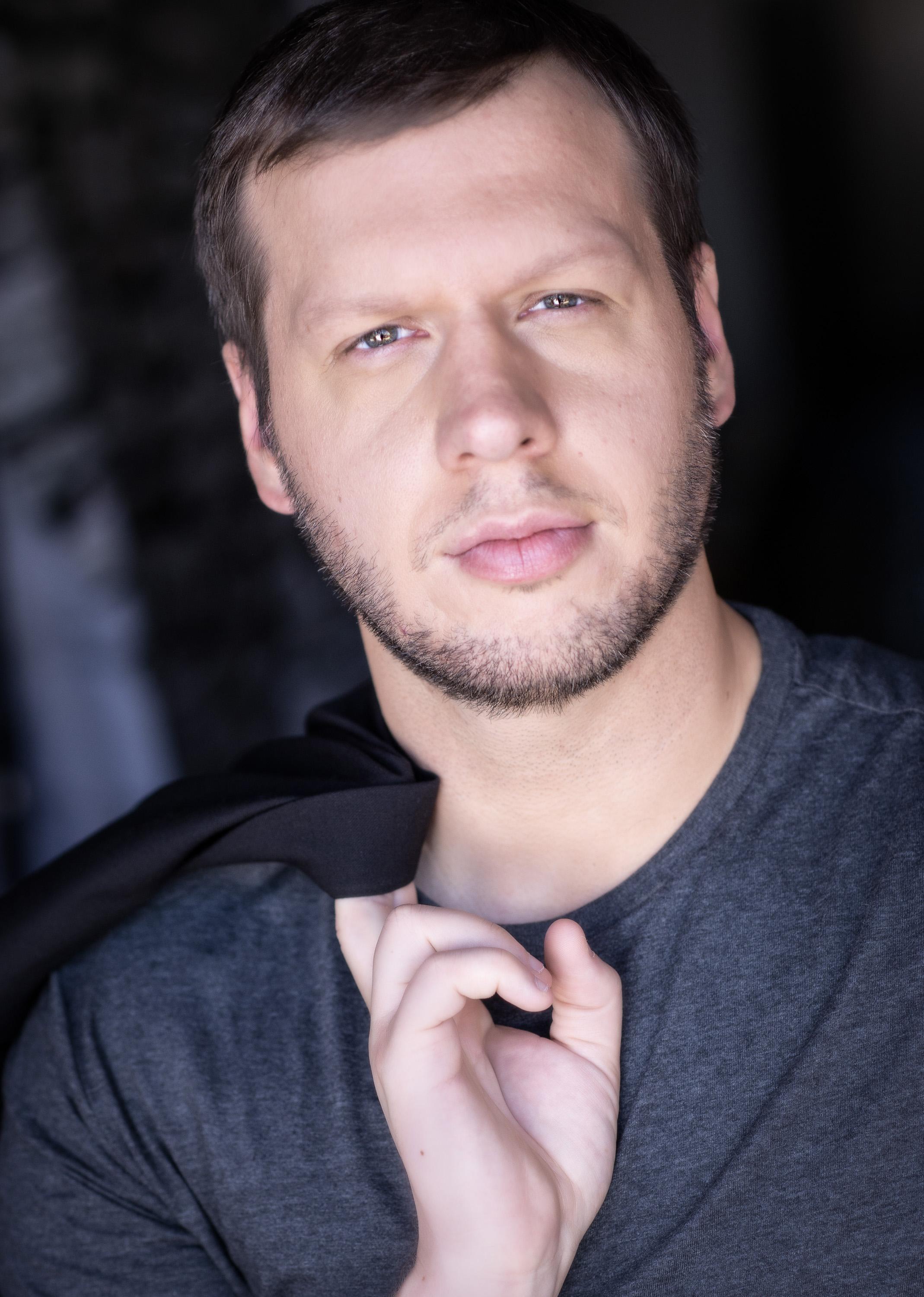 actor Rob Hemen large photo