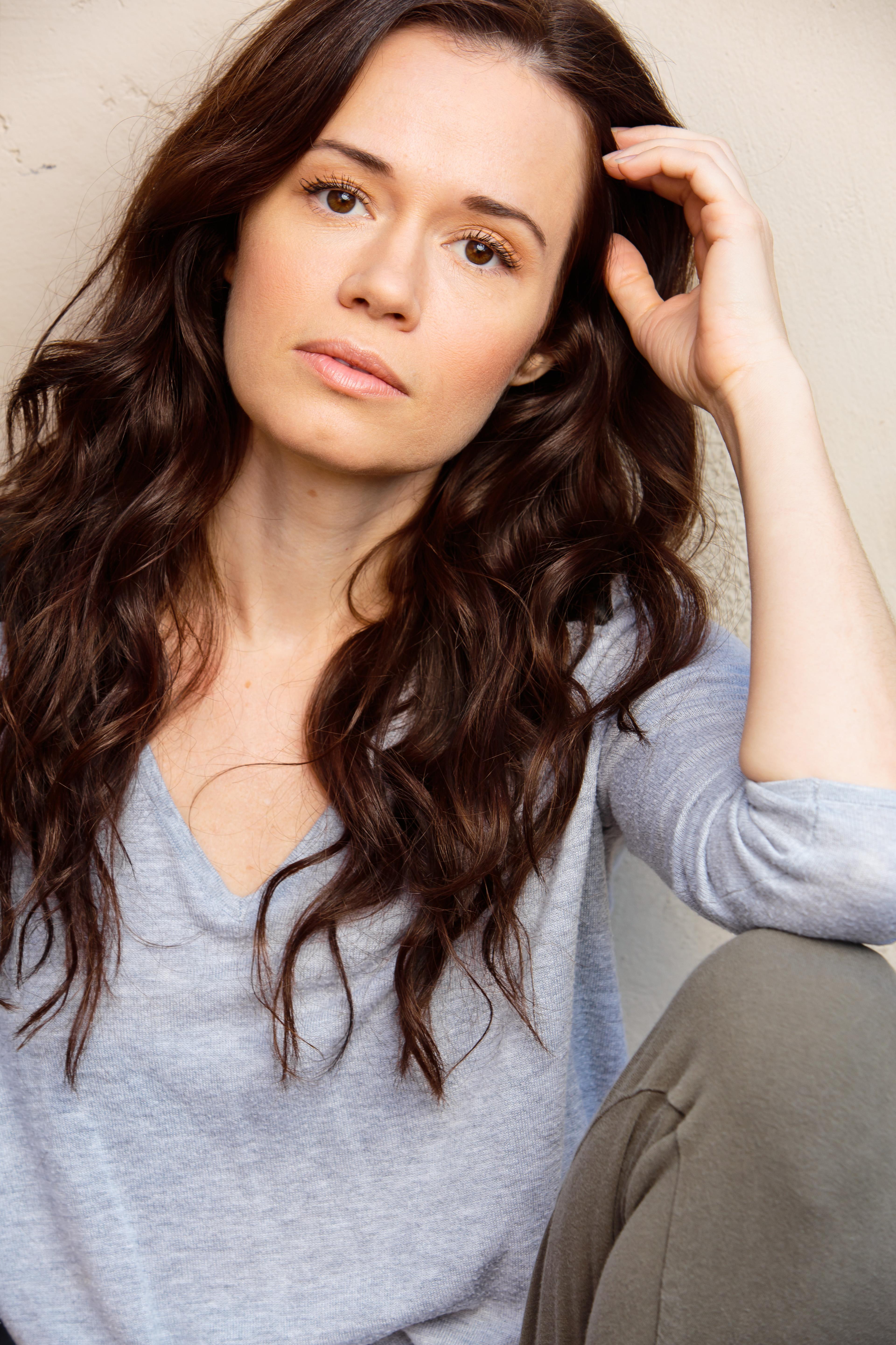 actor Christie Burson large photo