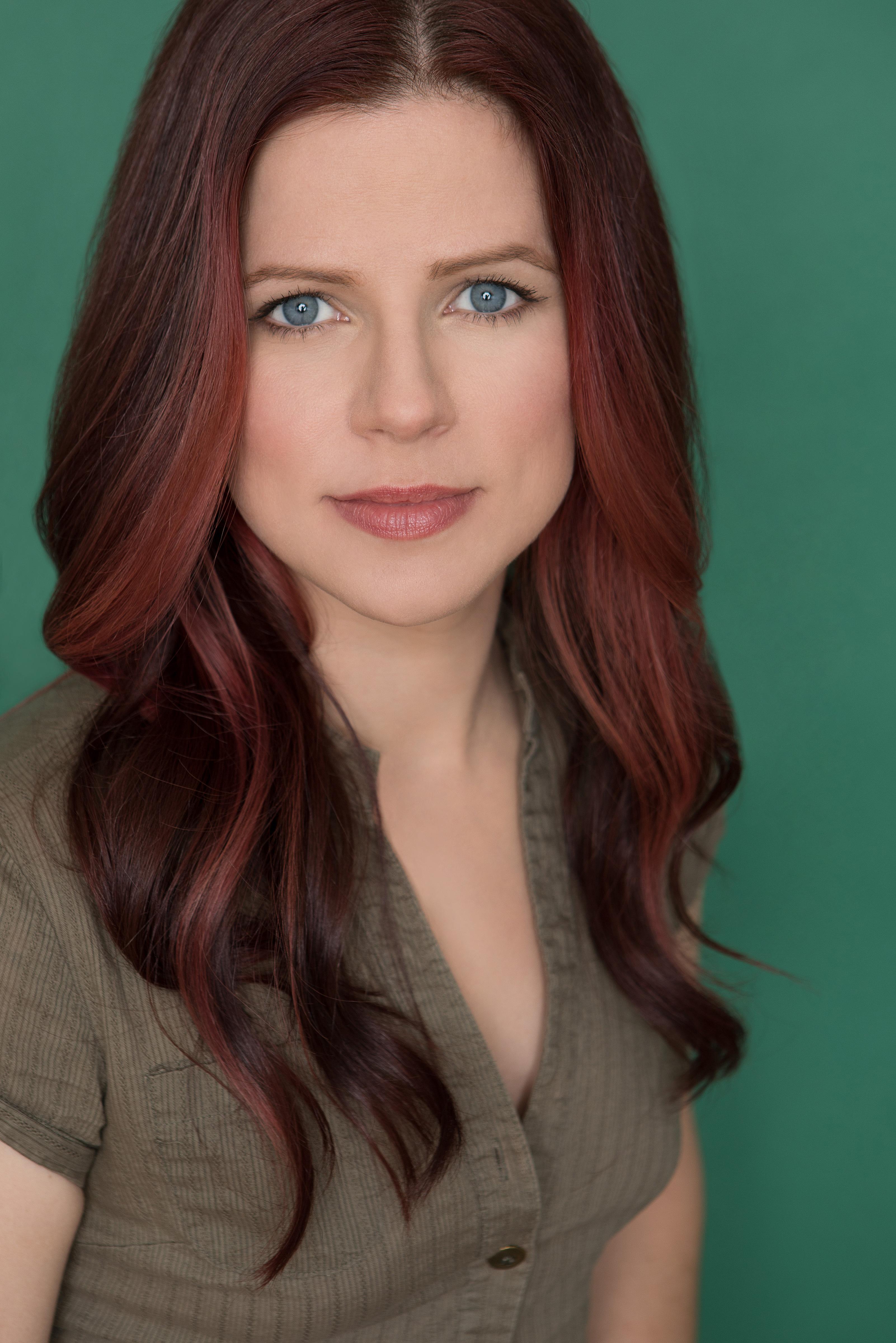 actor Meredith Henderson large photo