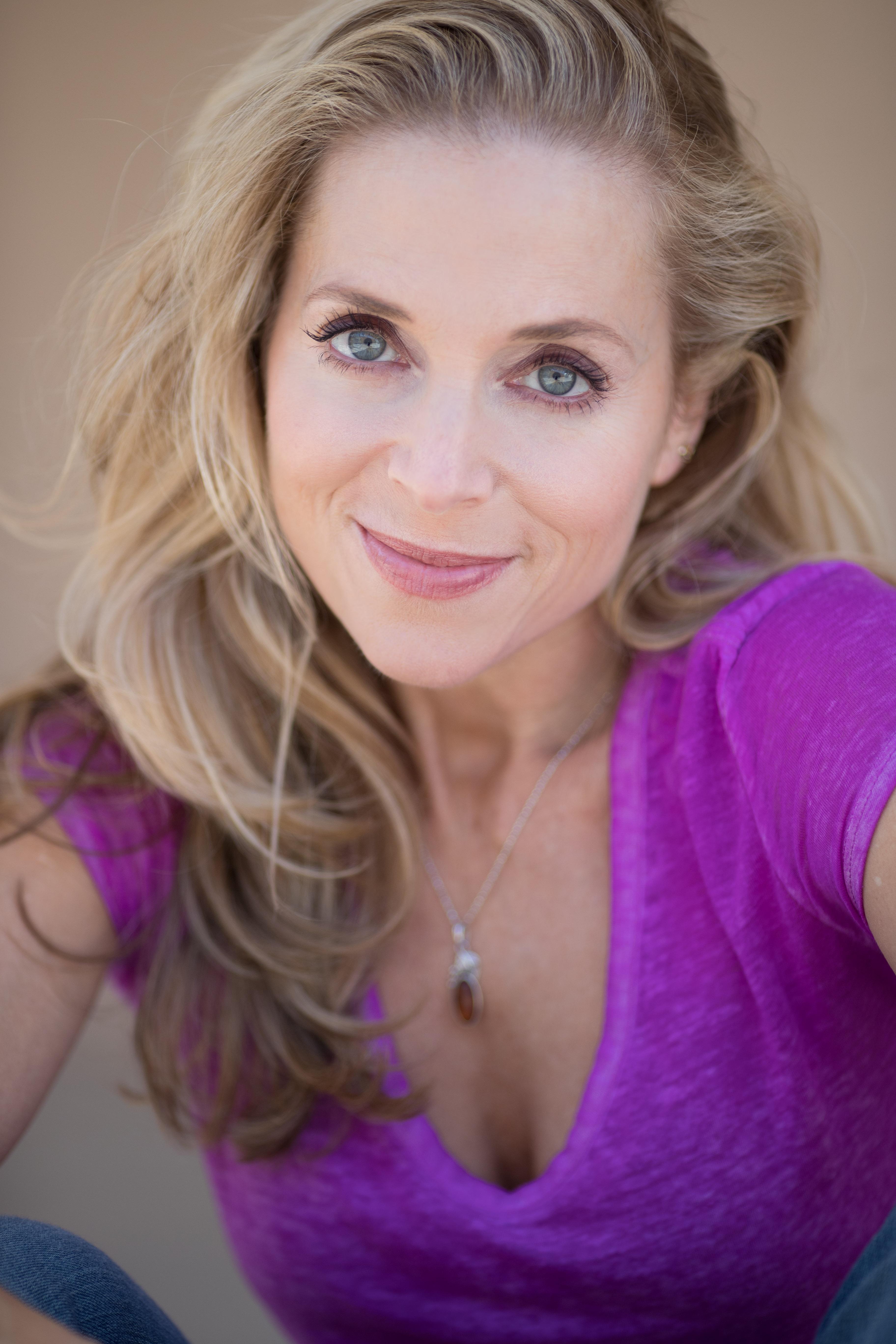 actor Jessica Schatz large photo