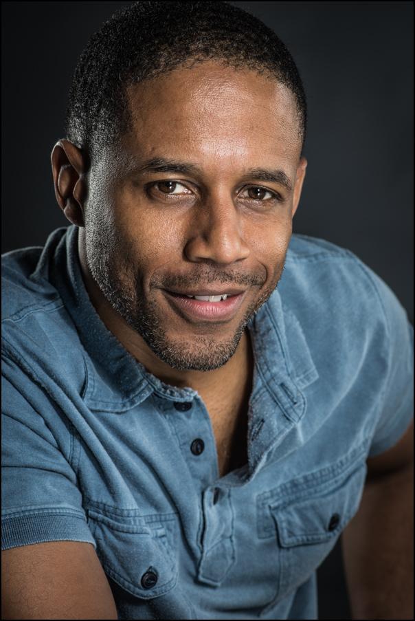 actor Martin Ezelle large photo