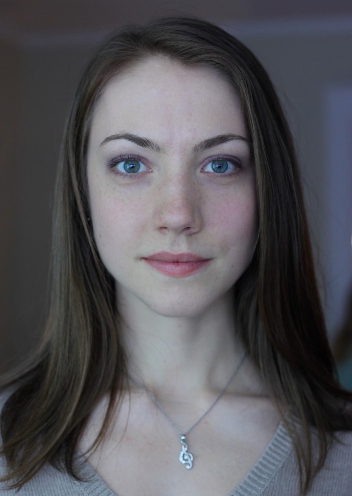 actor Katie Gibson large photo