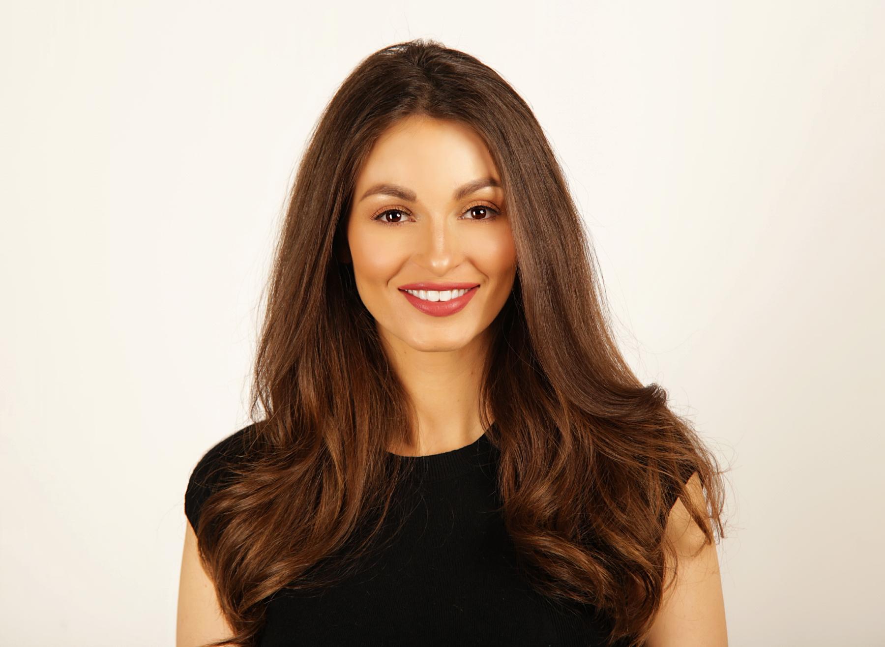 actor Tiffany Blom large photo