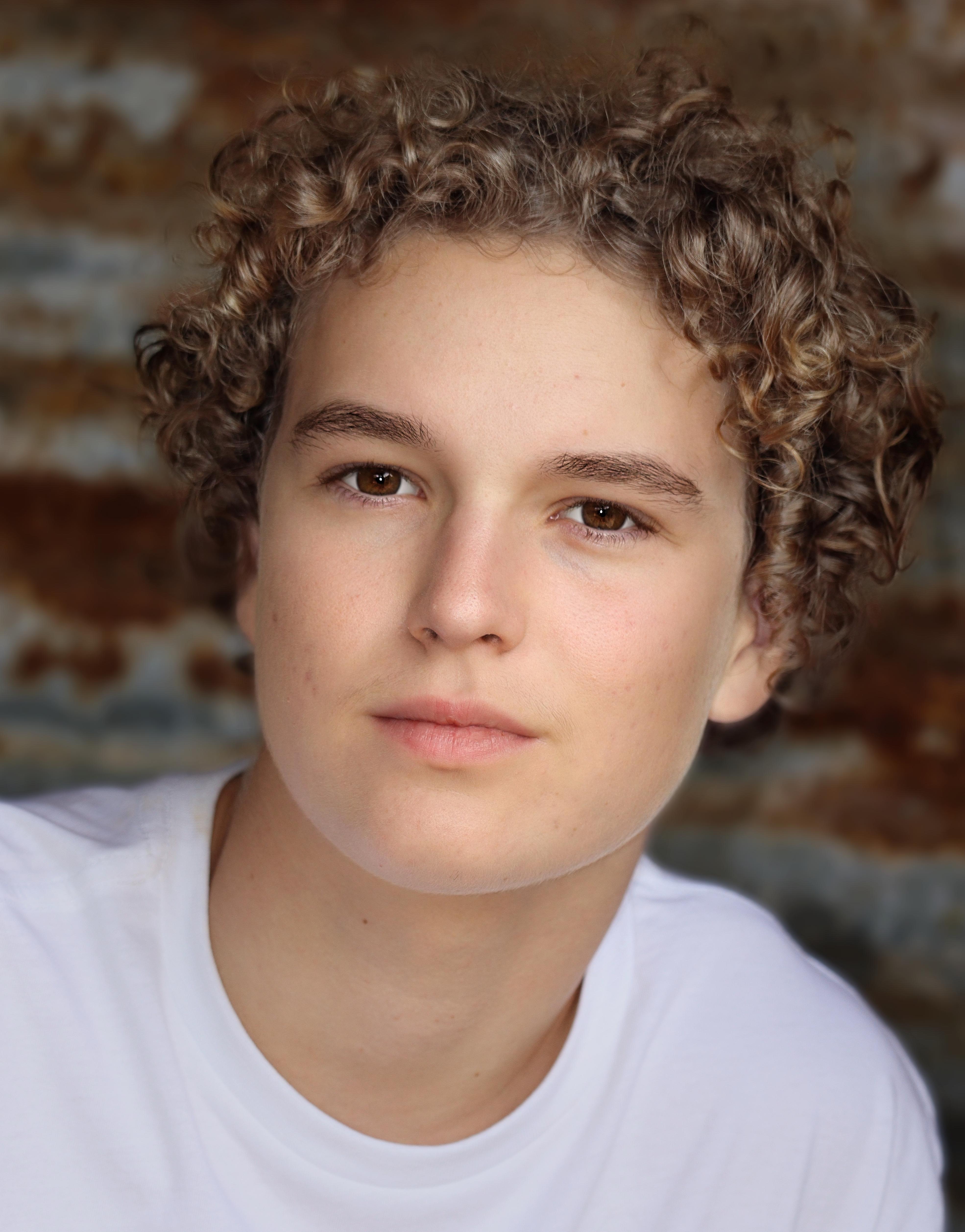 actor Oscar Bailey large photo