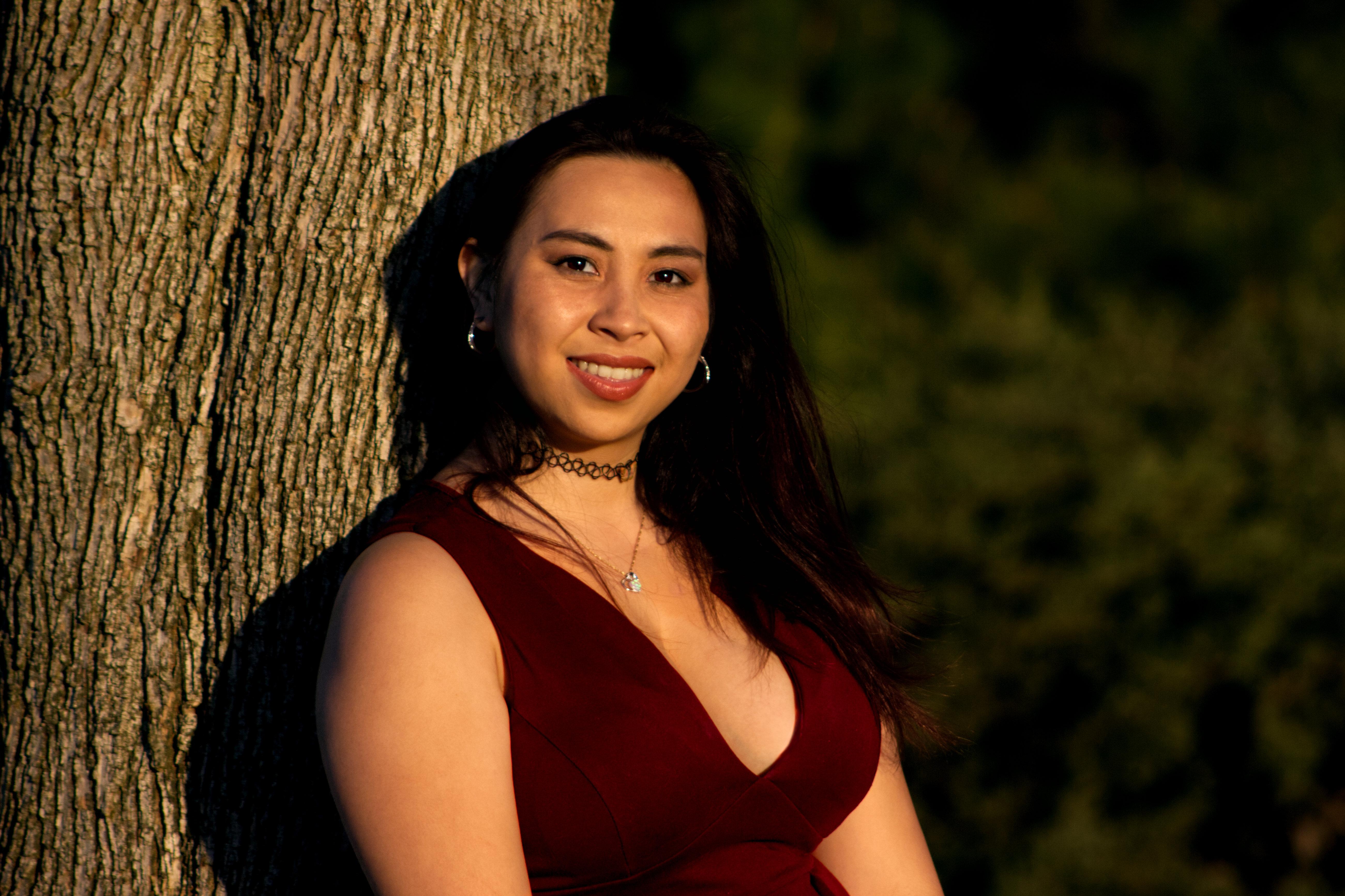 actor Sarah de Leon large photo