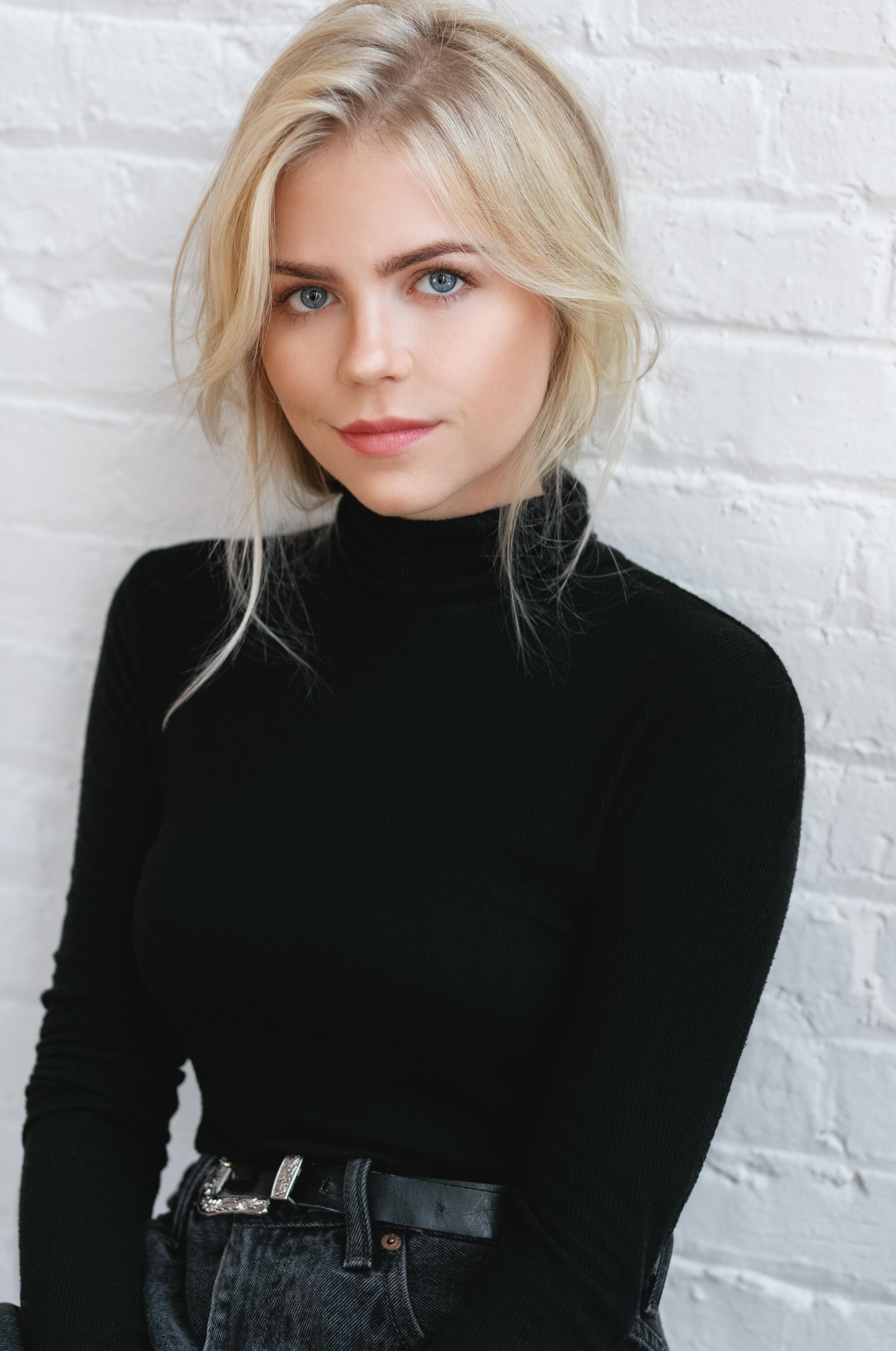 actor Kaya Rosenthal large photo