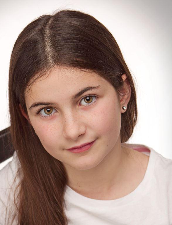 actor Bella Dae Mancuso large photo