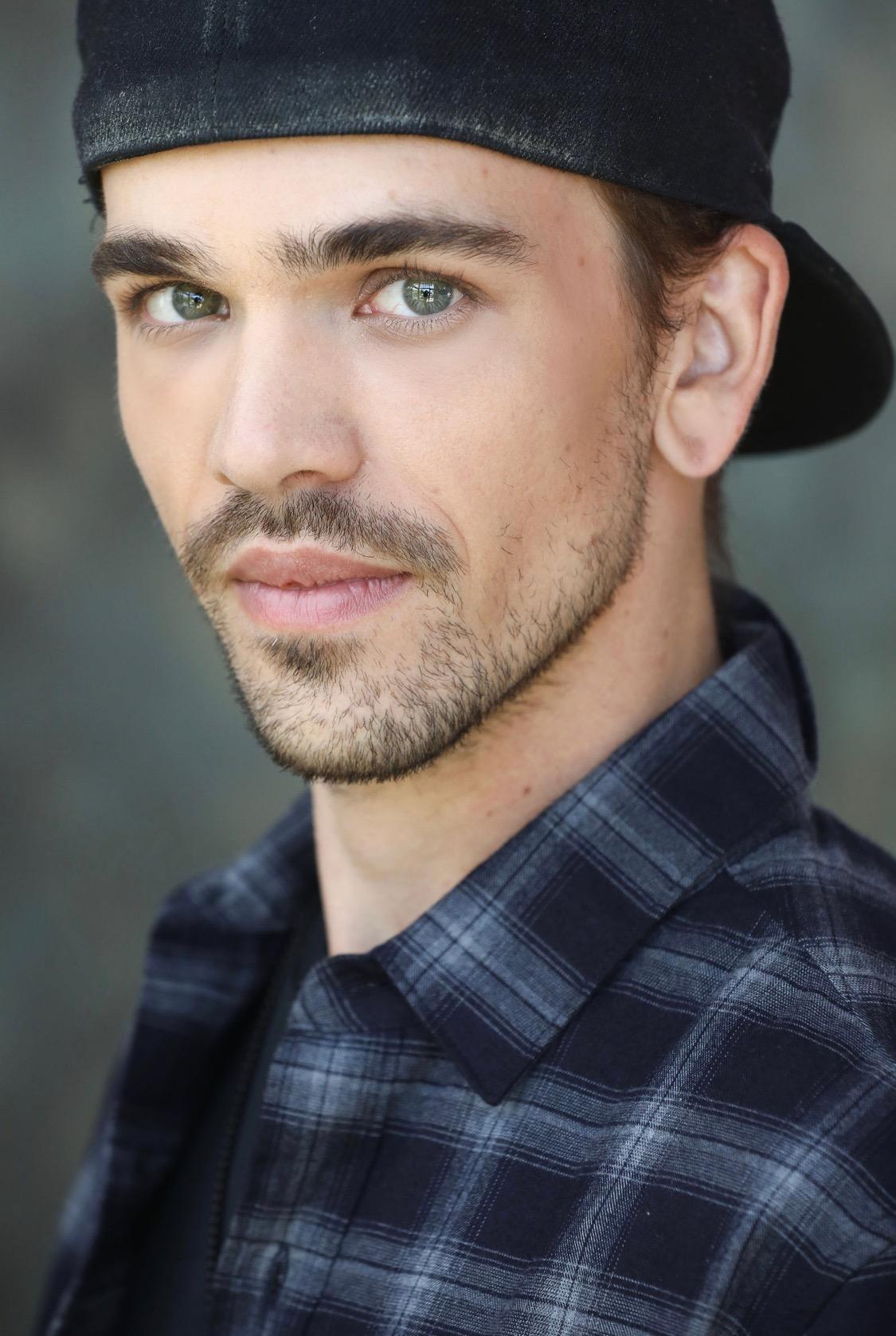 actor Zac Badasci large photo