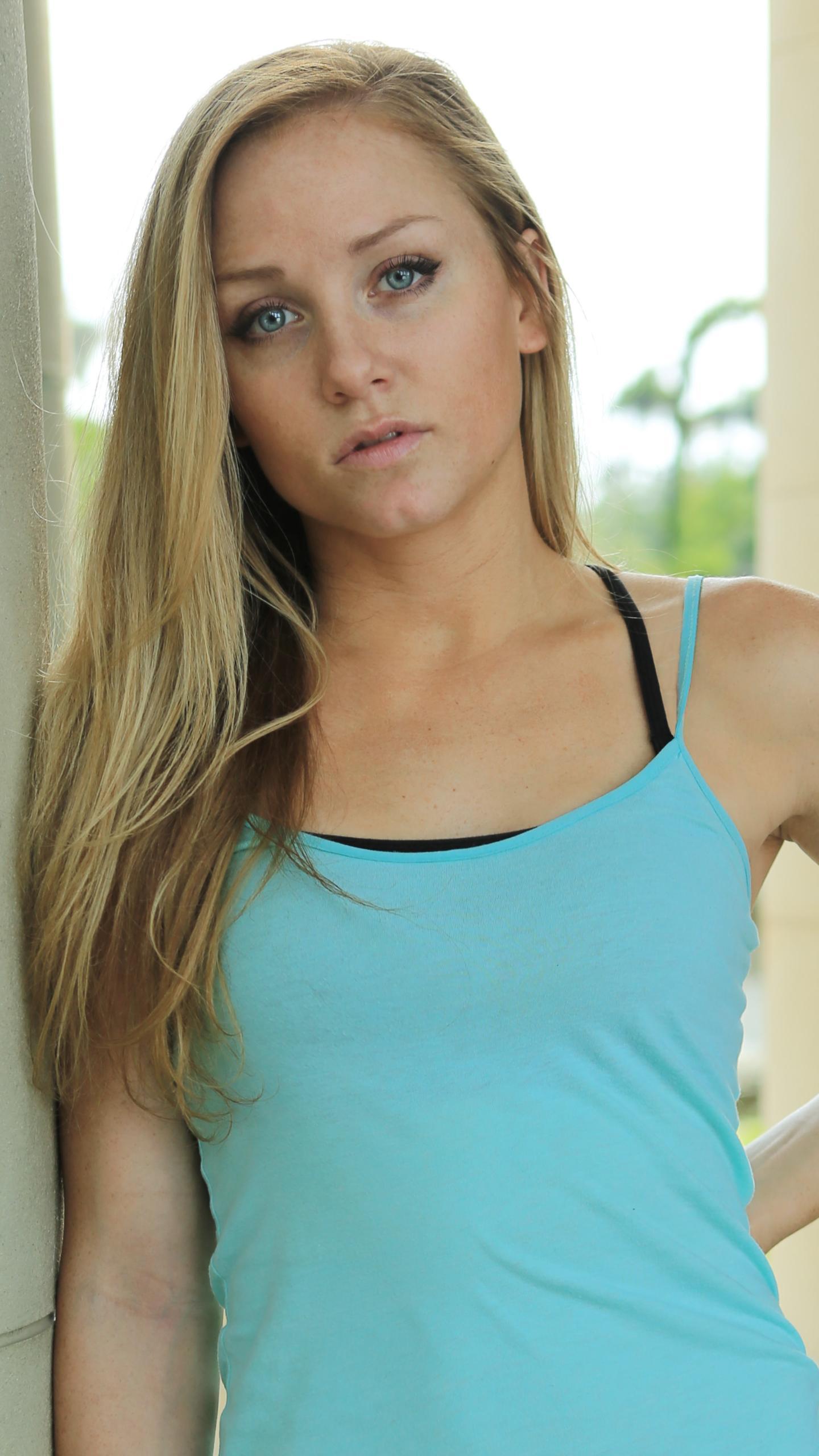 actor Jennifer Cocker large photo