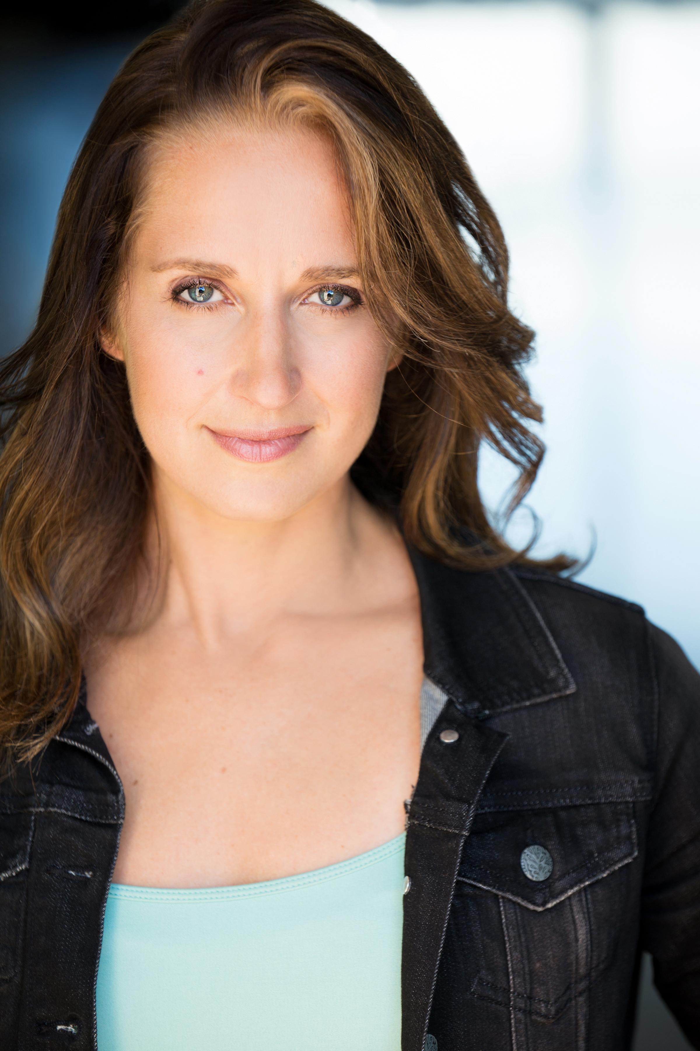 actor Elisabeth Joy large photo