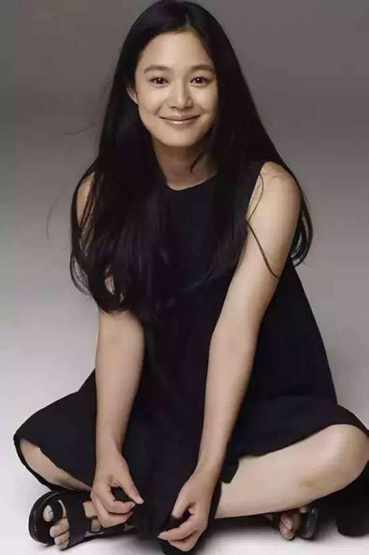 actor Yun Zhou large photo